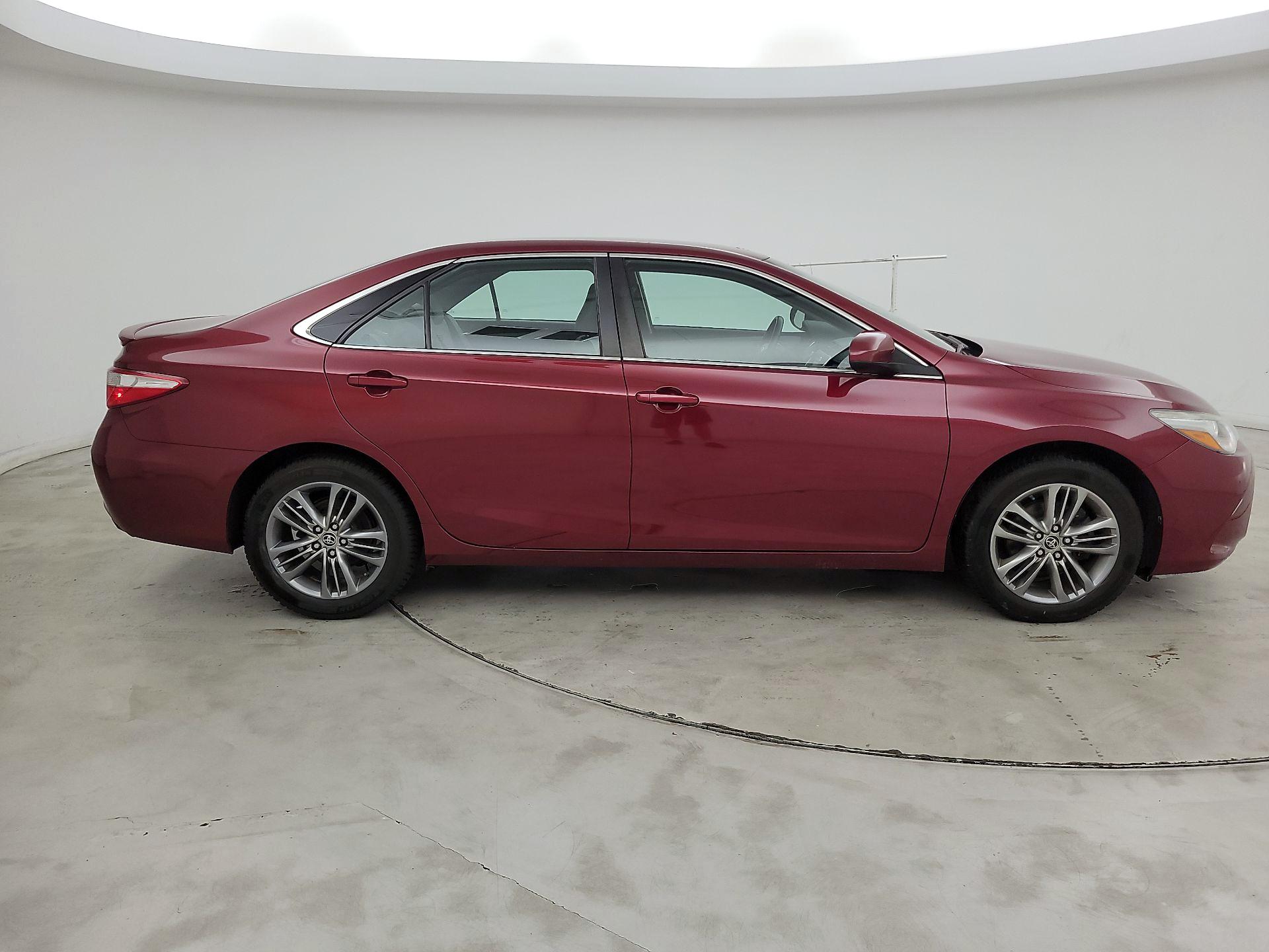 Thumbnail: 2016 Toyota Camry - 4