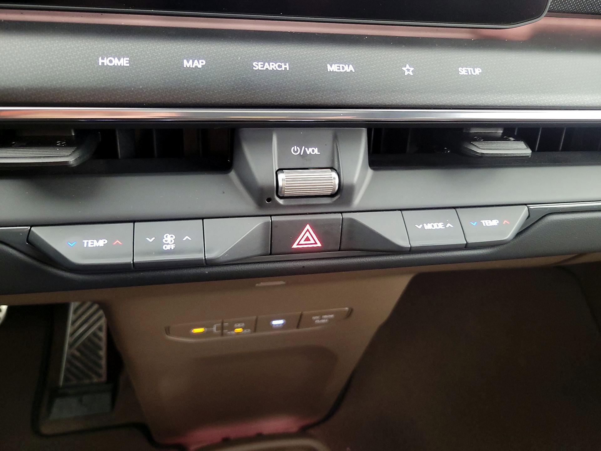 Thumbnail: 2024 Kia EV9 - 17