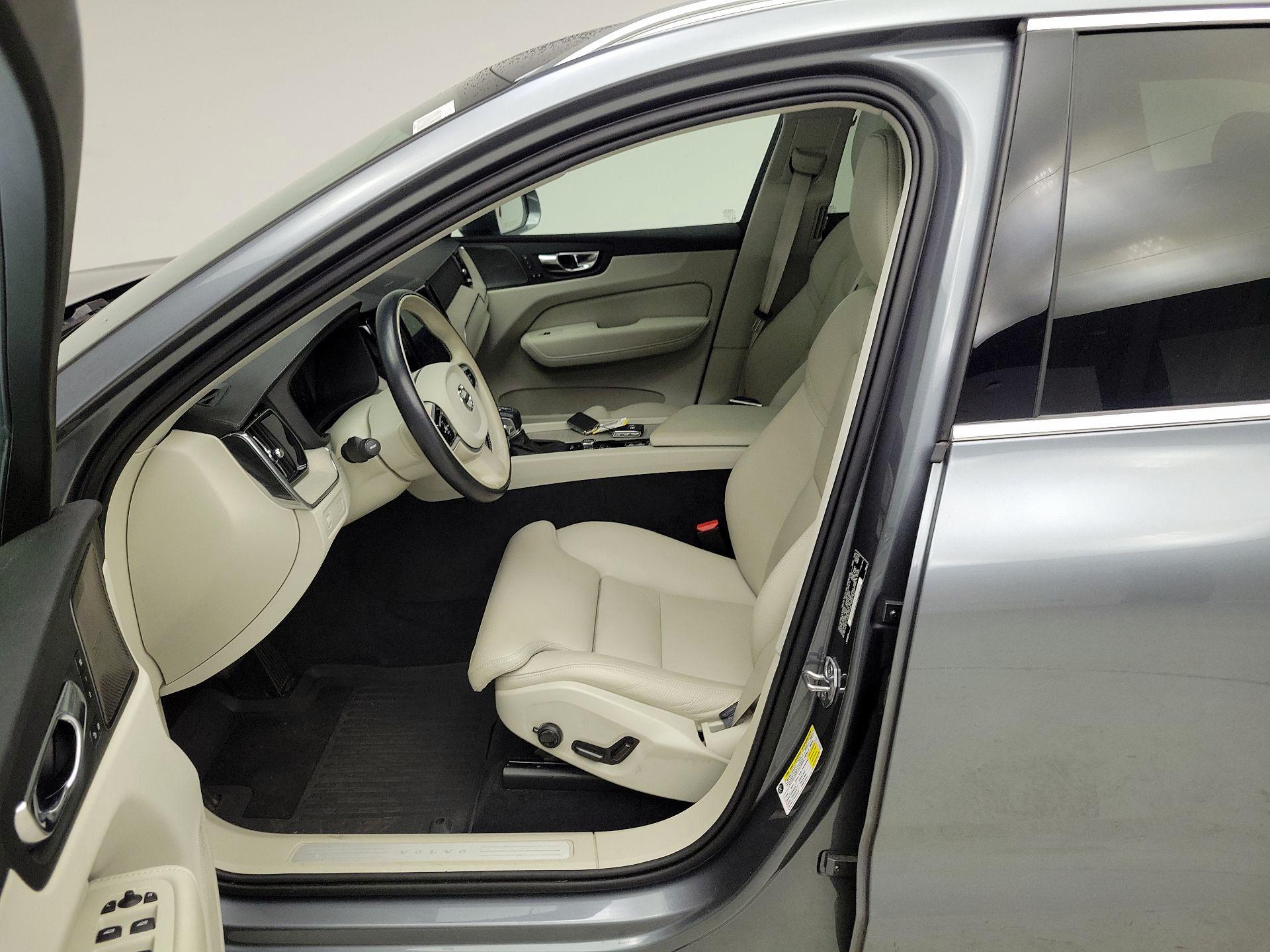 Thumbnail: 2020 Volvo XC60 - 11