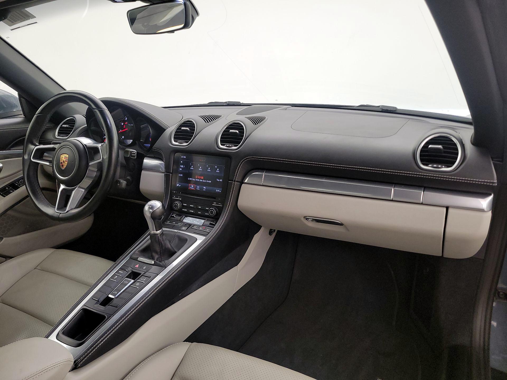 Thumbnail: 2017 Porsche 718 Boxster - 9