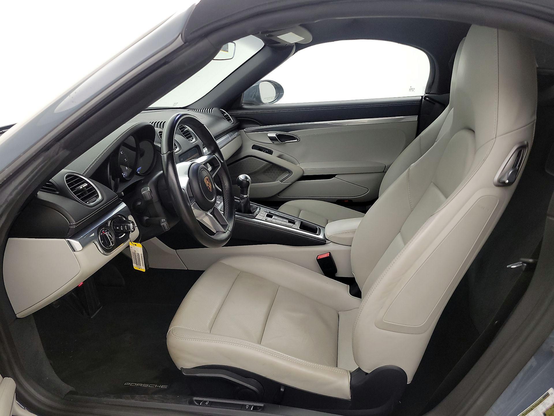 Thumbnail: 2017 Porsche 718 Boxster - 11