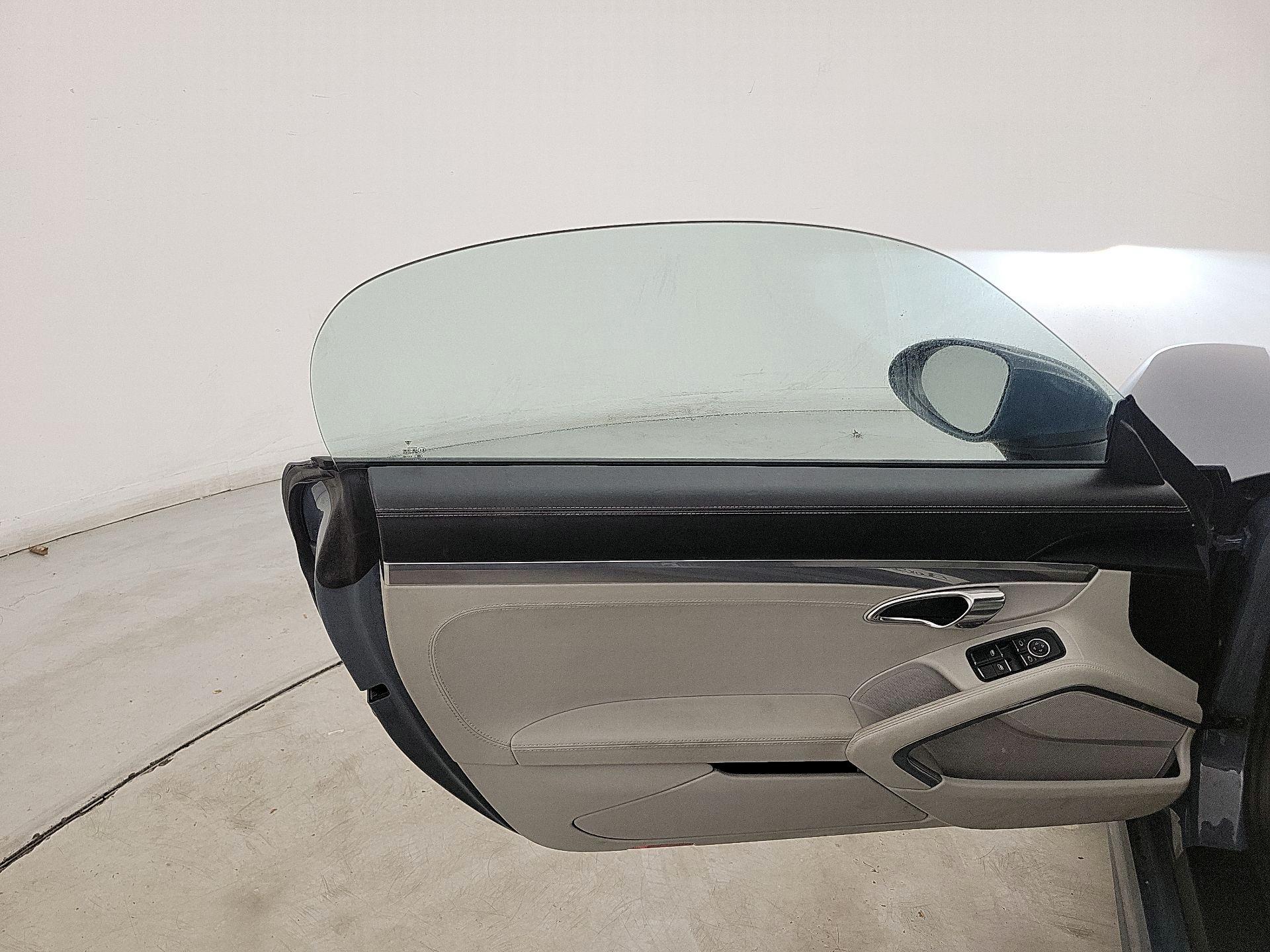 Thumbnail: 2017 Porsche 718 Boxster - 12