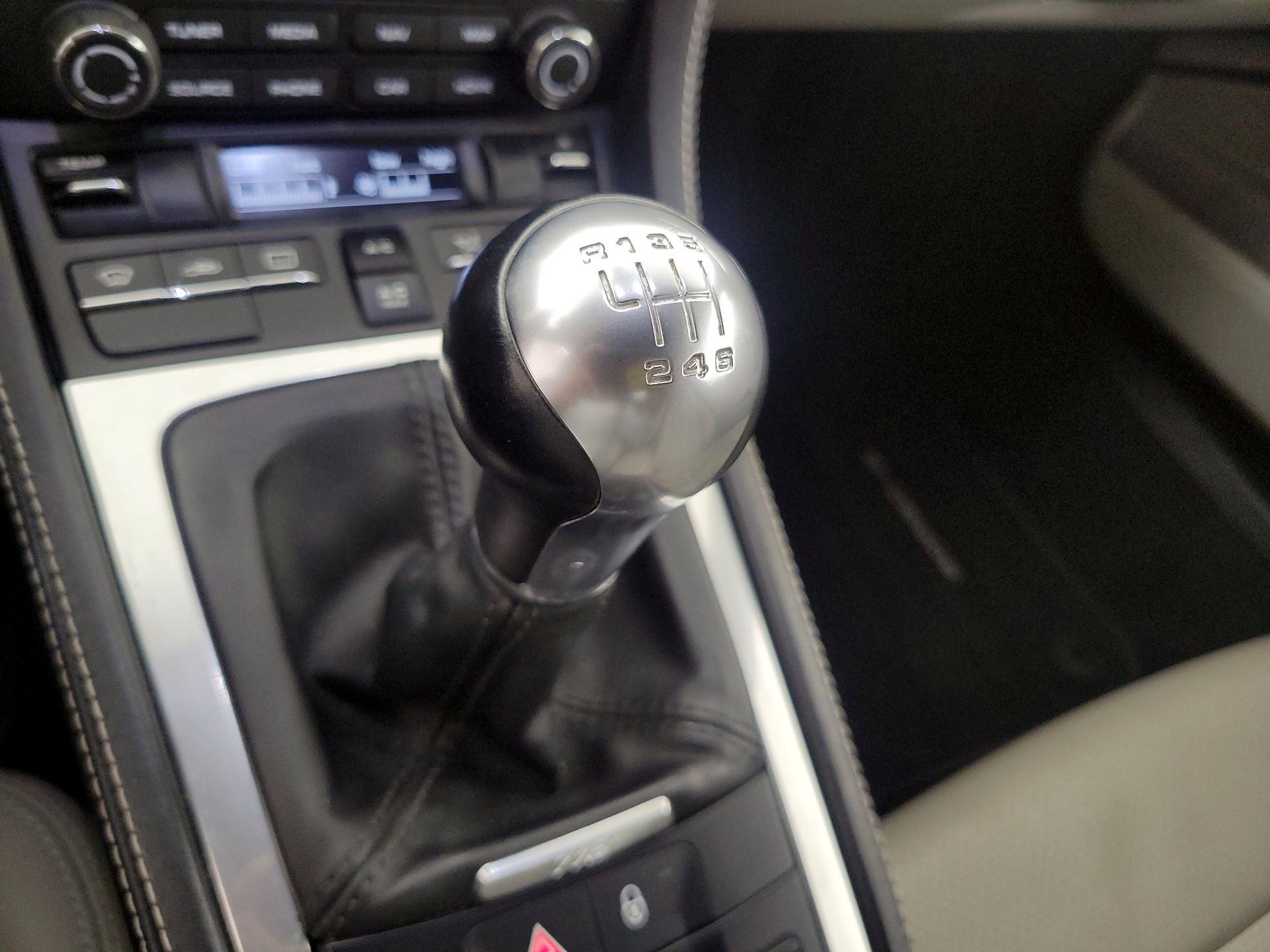 Thumbnail: 2017 Porsche 718 Boxster - 16