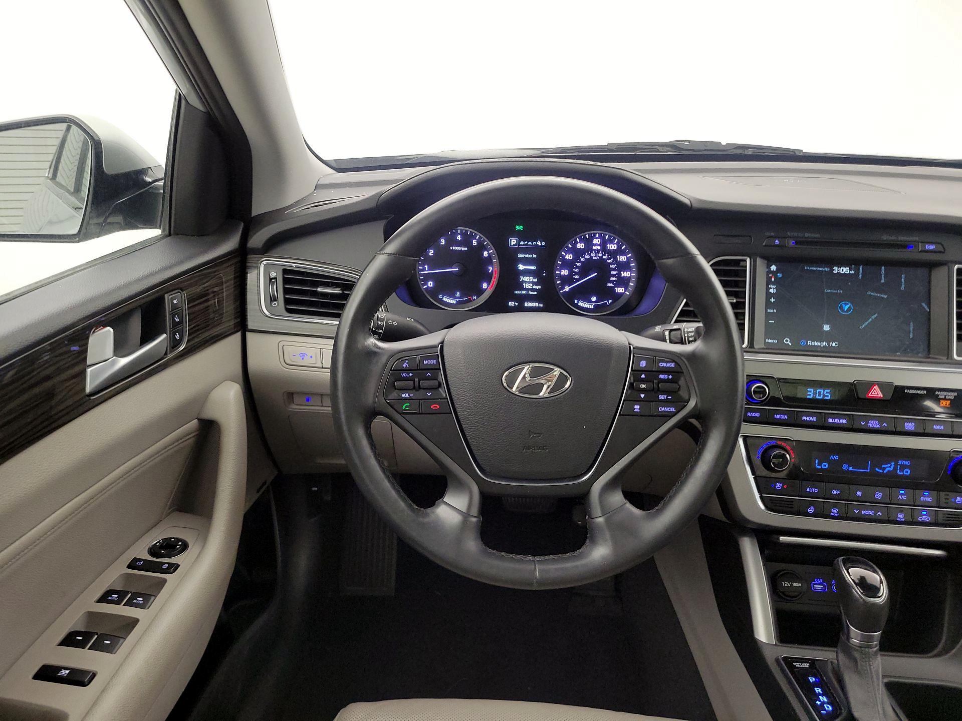 Thumbnail: 2015 Hyundai Sonata - 10