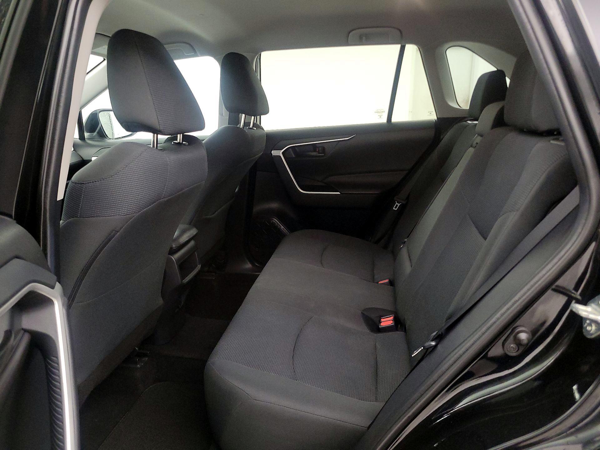 Thumbnail: 2020 Toyota RAV4 - 17