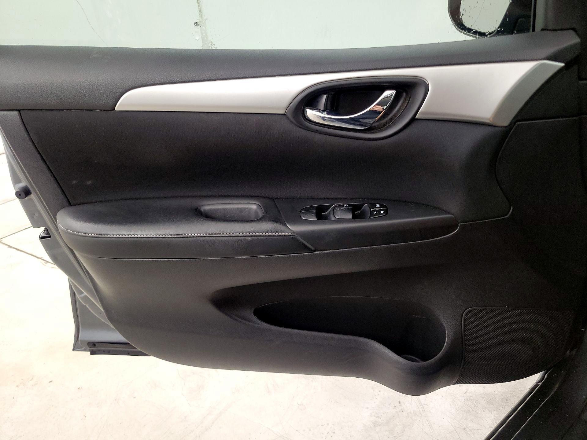 Thumbnail: 2016 Nissan Sentra - 10