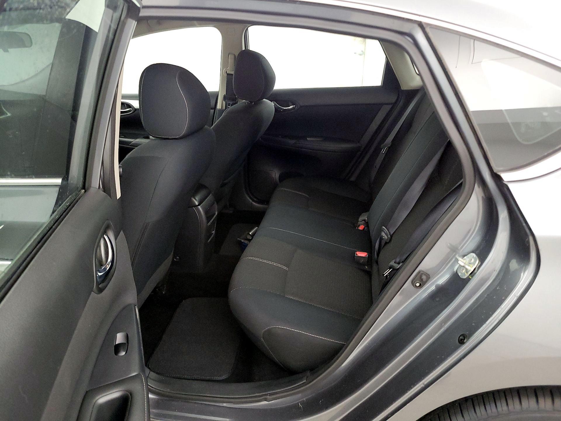 Thumbnail: 2016 Nissan Sentra - 16