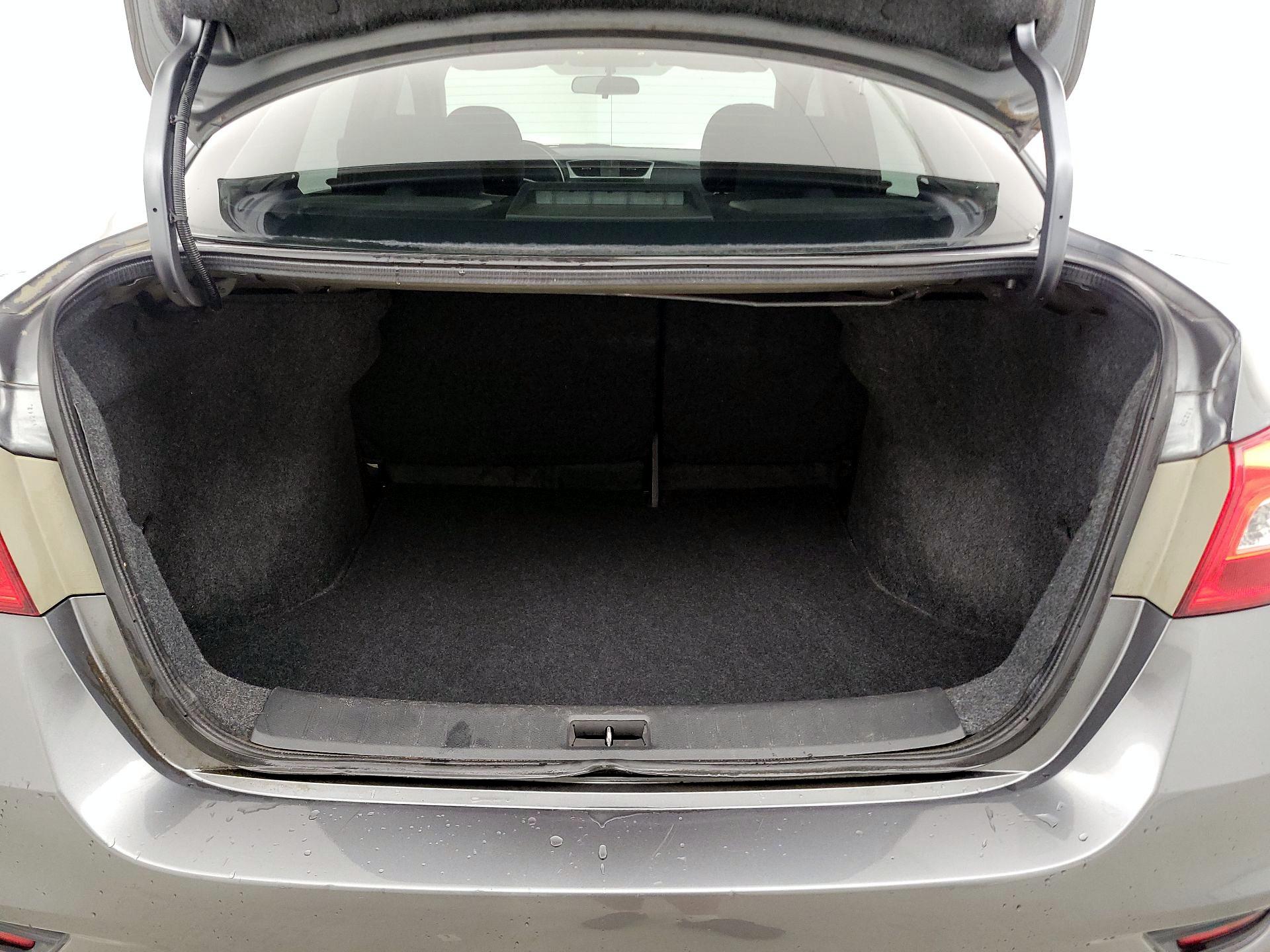 Thumbnail: 2016 Nissan Sentra - 17
