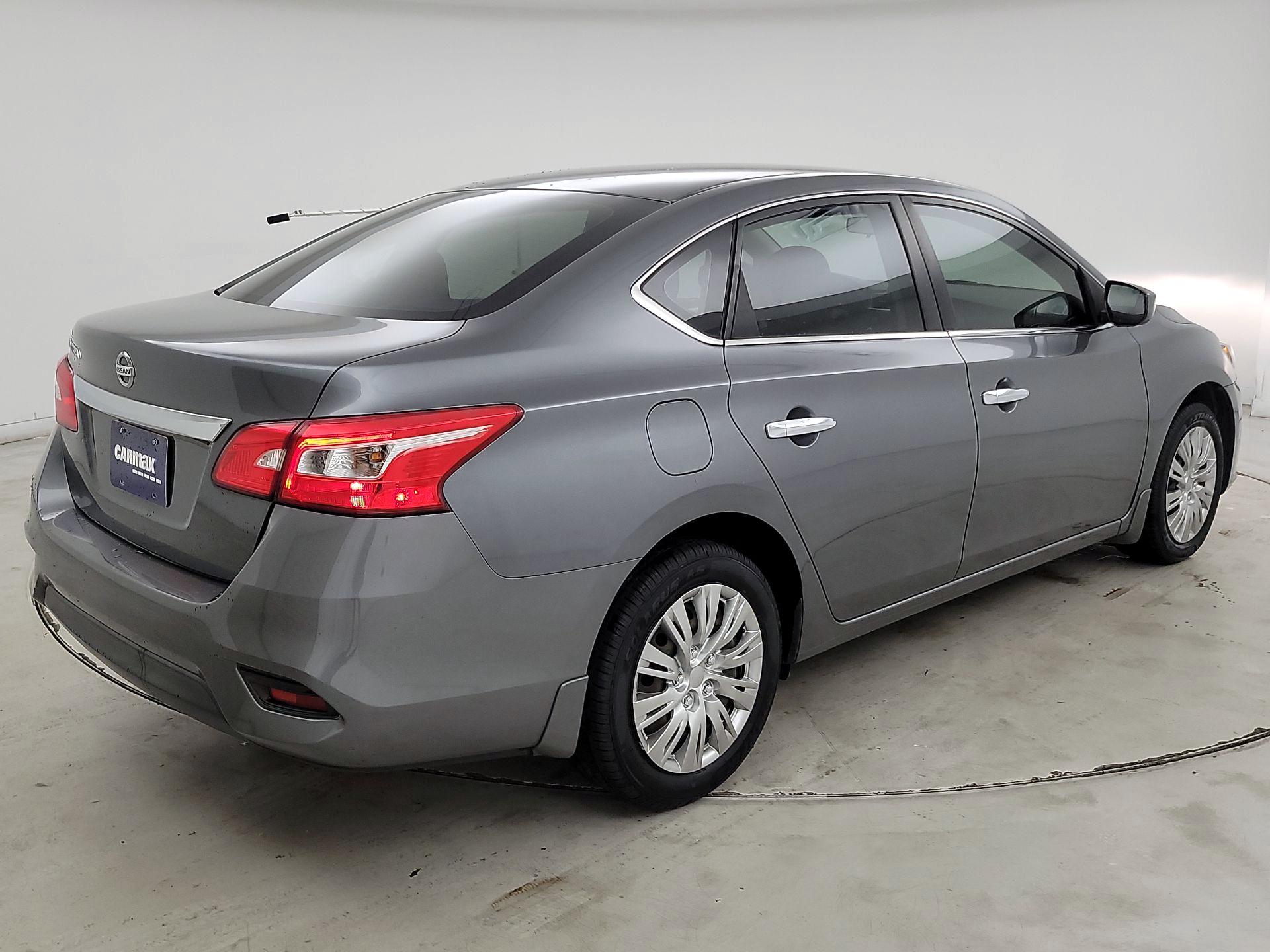 Thumbnail: 2016 Nissan Sentra - 5