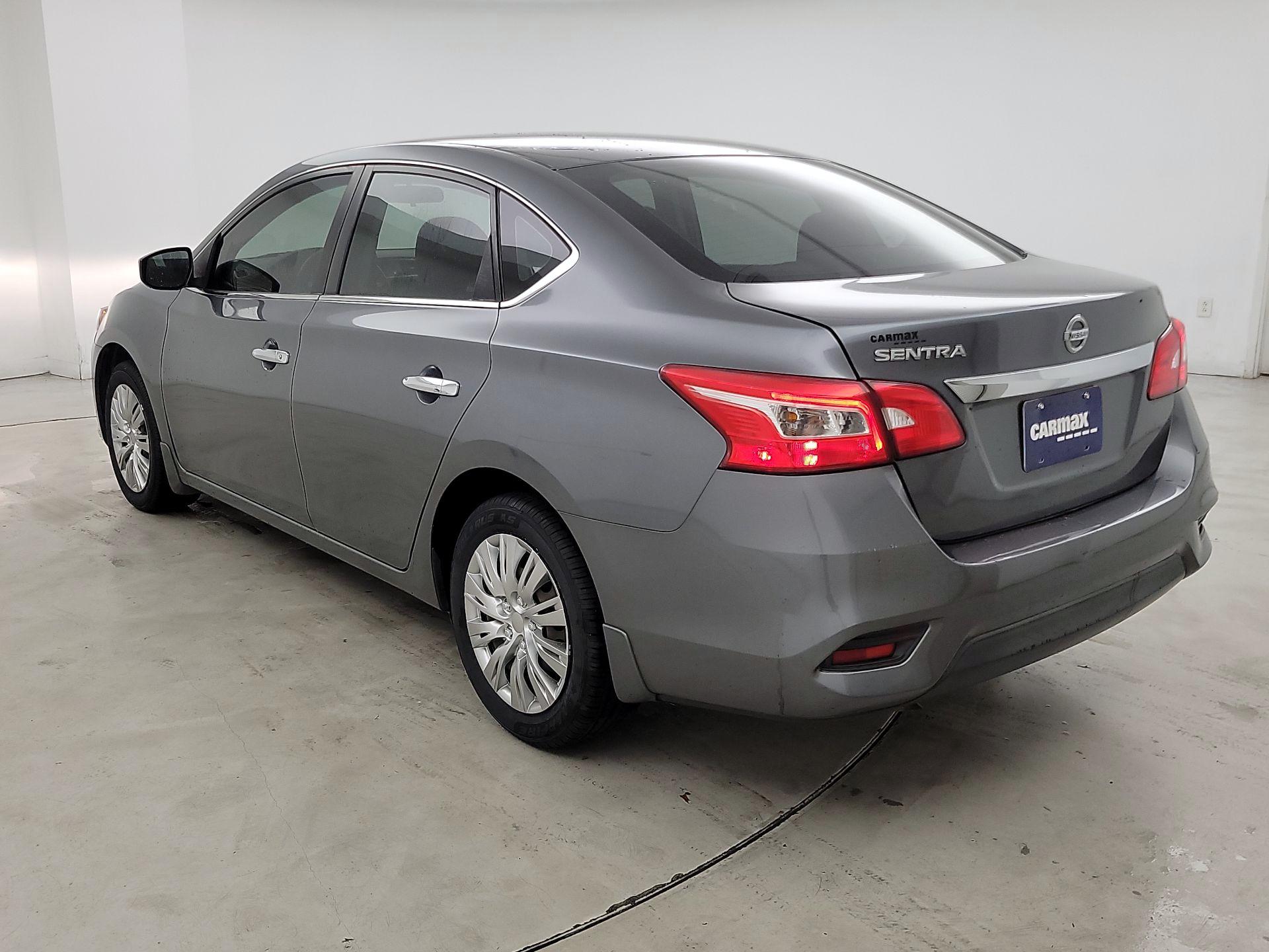 Thumbnail: 2016 Nissan Sentra - 7