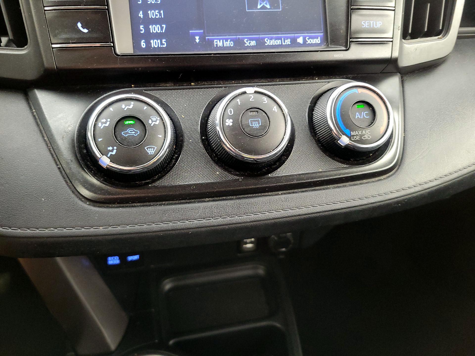 Thumbnail: 2017 Toyota RAV4 - 16