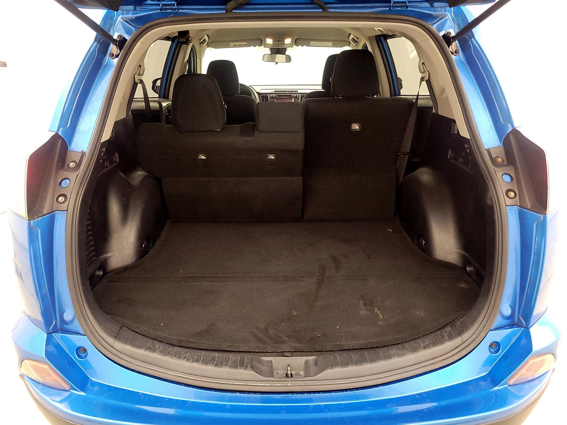 Thumbnail: 2017 Toyota RAV4 - 20