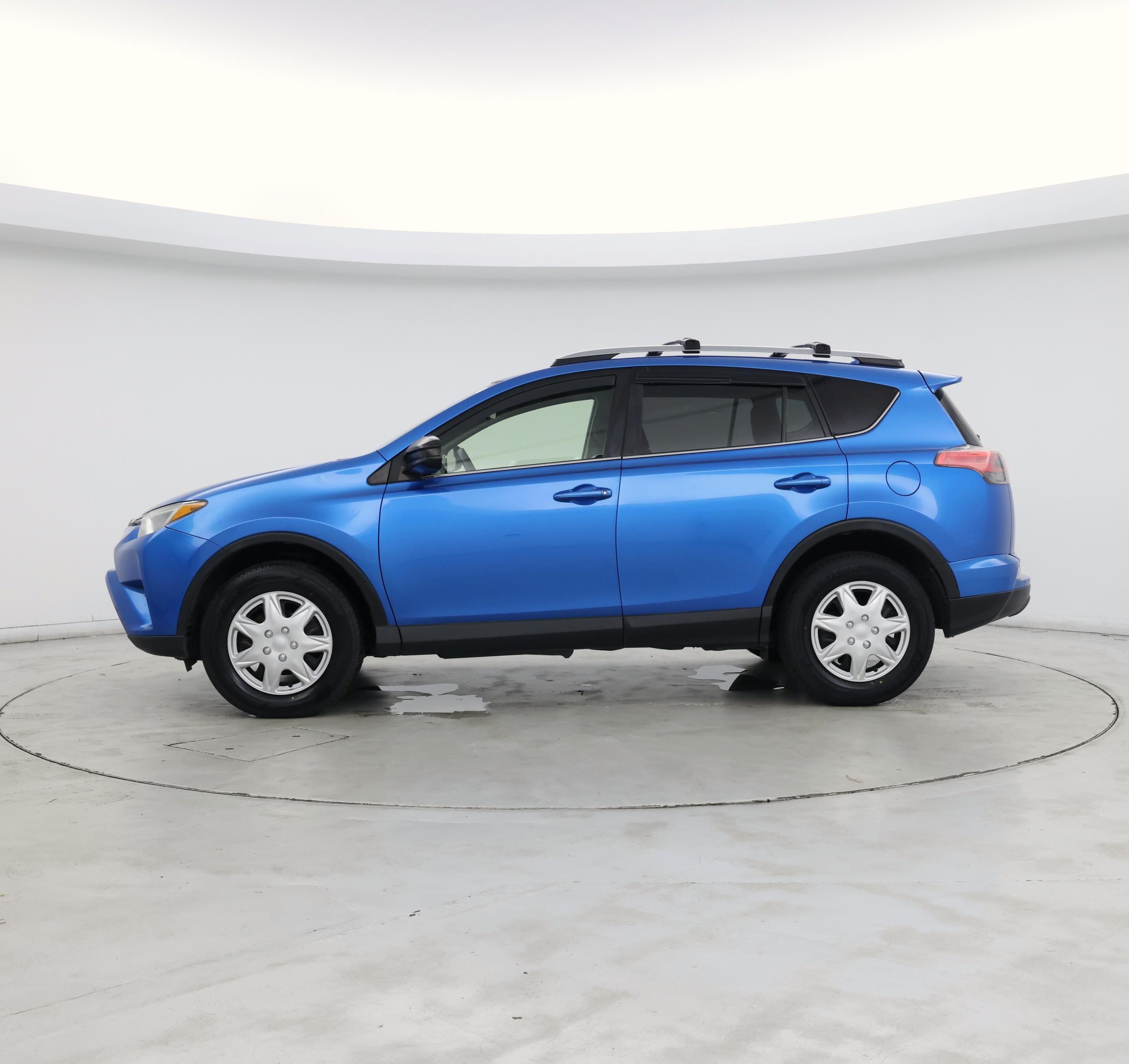 Thumbnail: 2017 Toyota RAV4 - 3