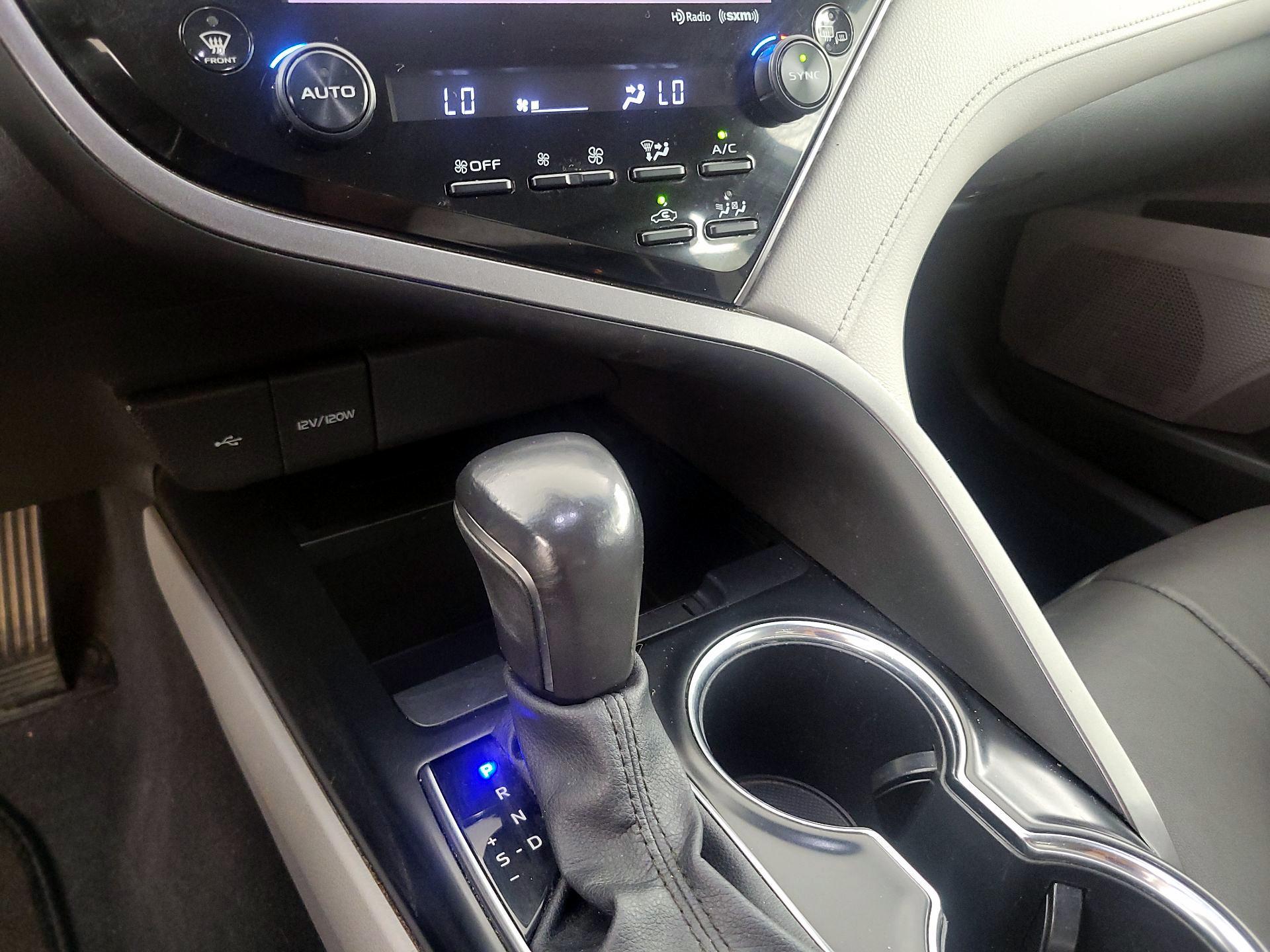 Thumbnail: 2020 Toyota Camry - 14