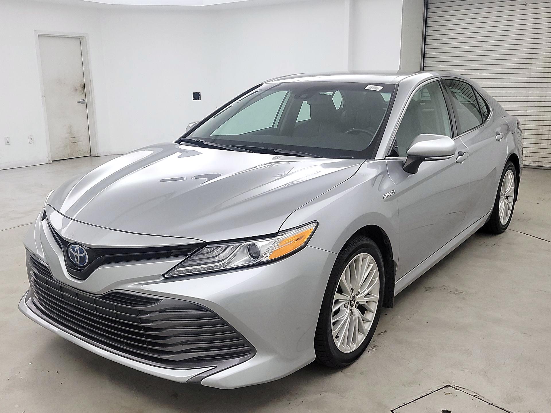 Thumbnail: 2020 Toyota Camry - 3