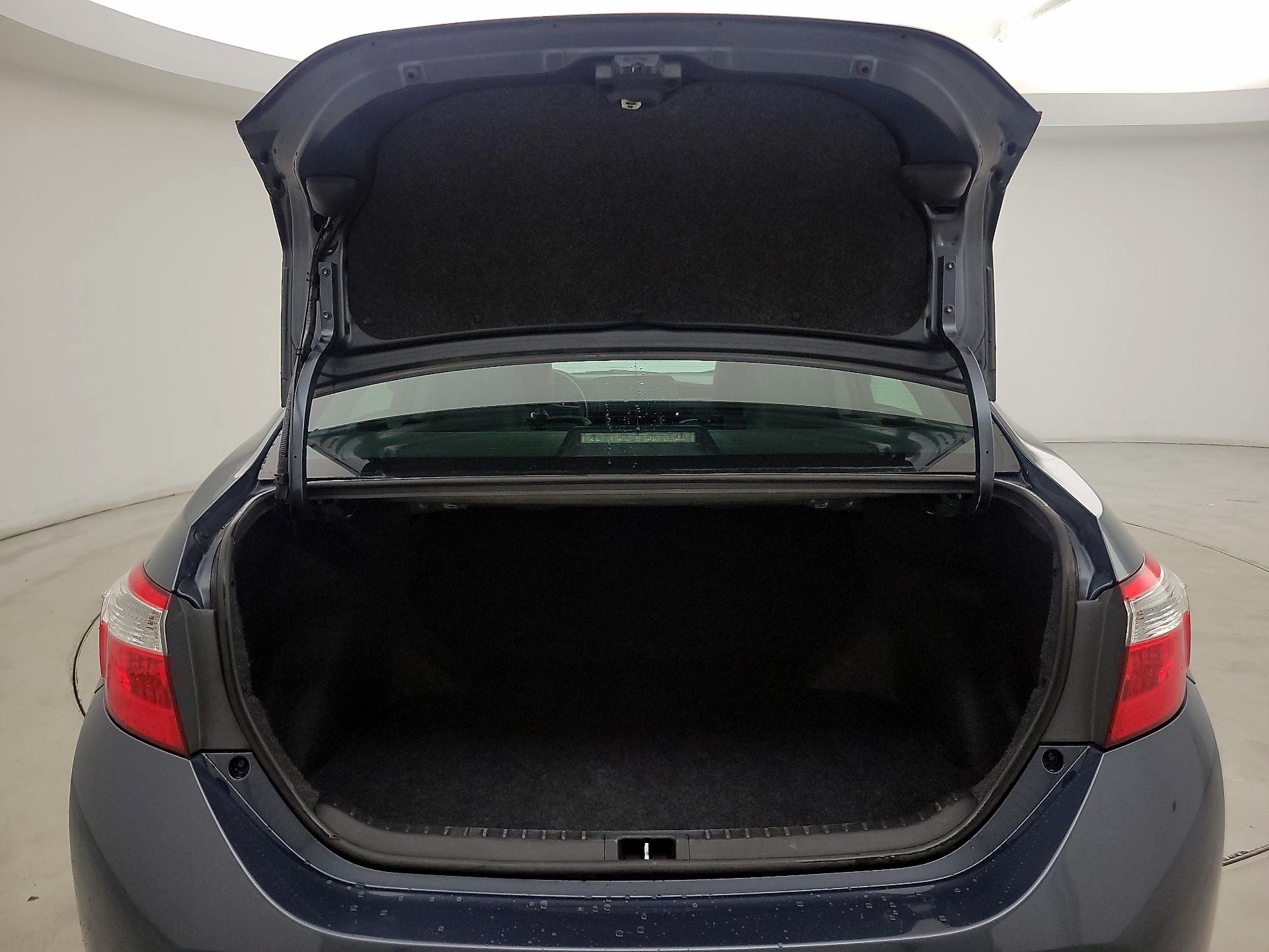 Thumbnail: 2015 Toyota Corolla - 18