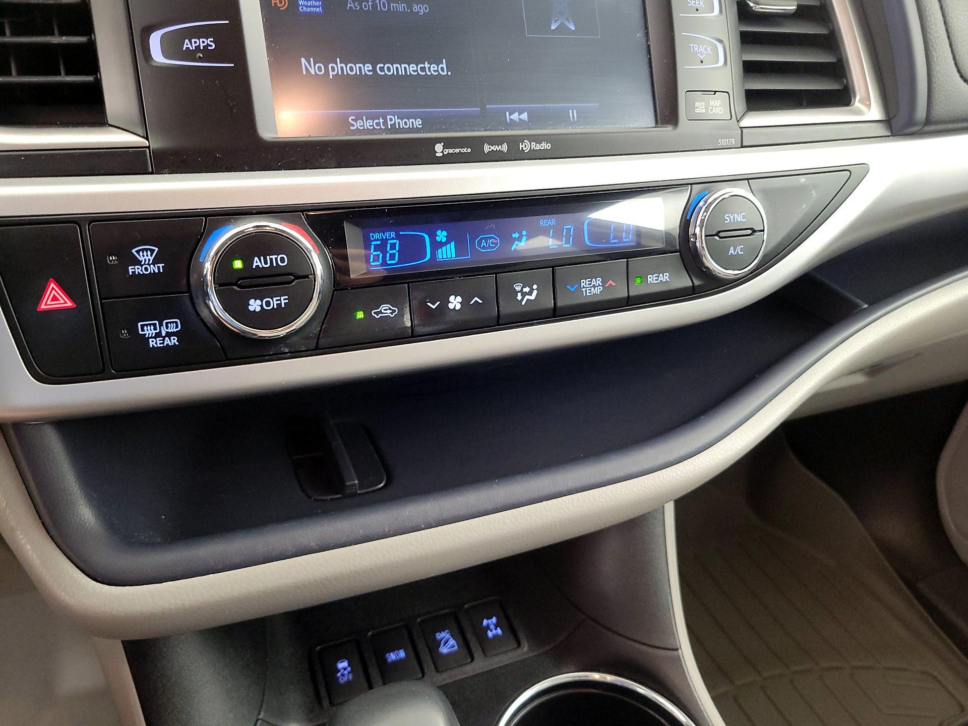 Thumbnail: 2017 Toyota Highlander - 14