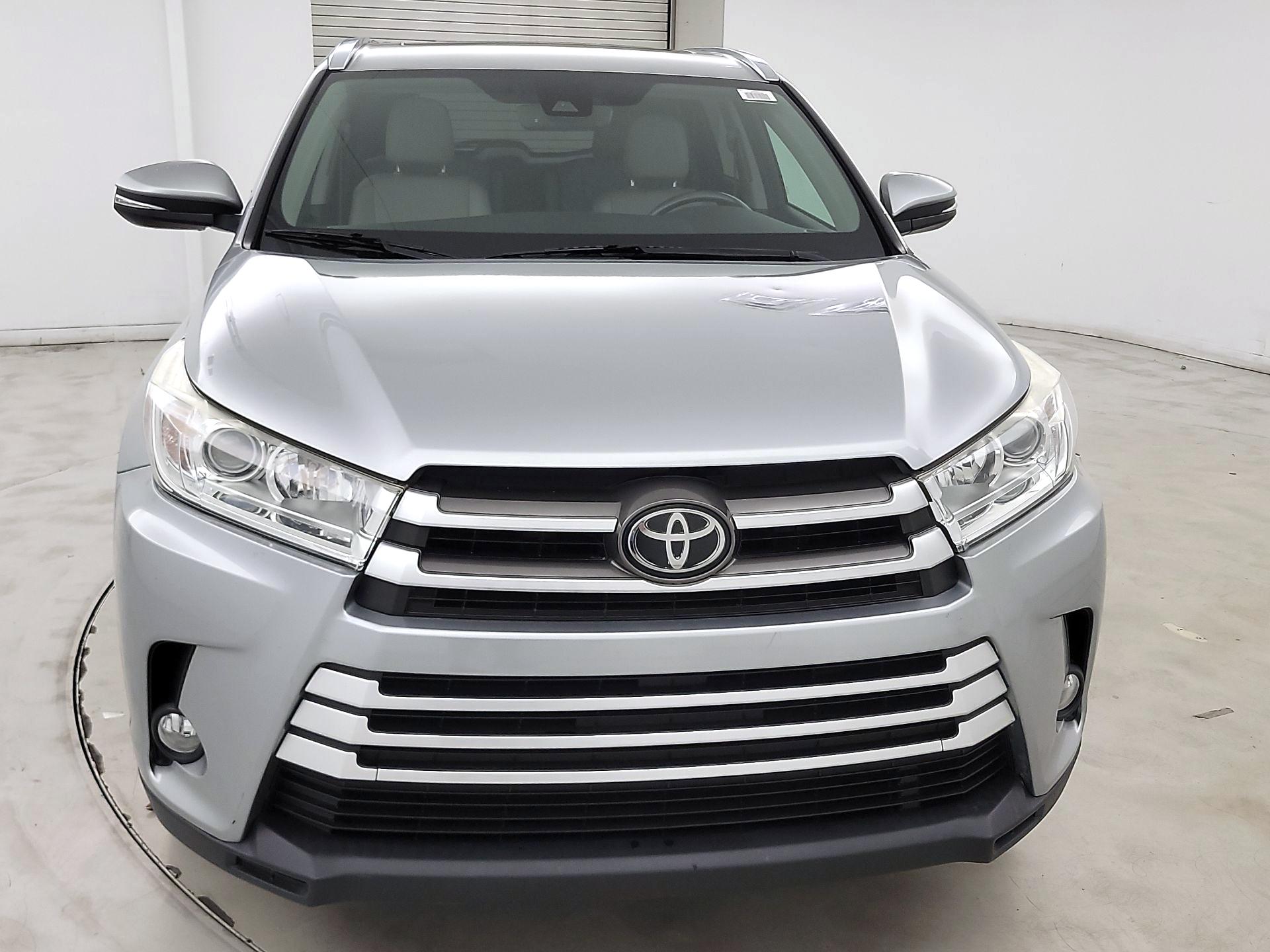 Thumbnail: 2017 Toyota Highlander - 2