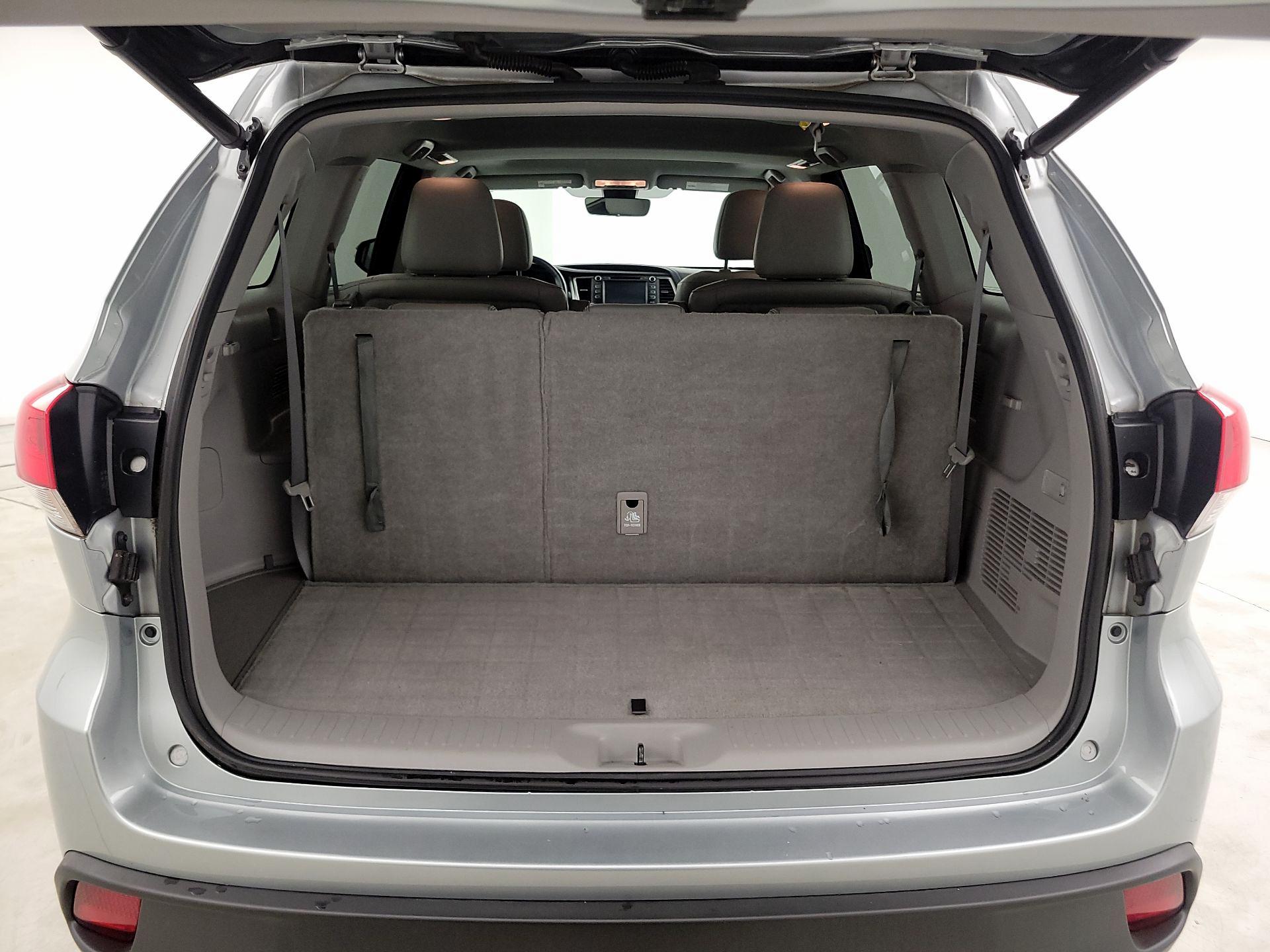 Thumbnail: 2017 Toyota Highlander - 20