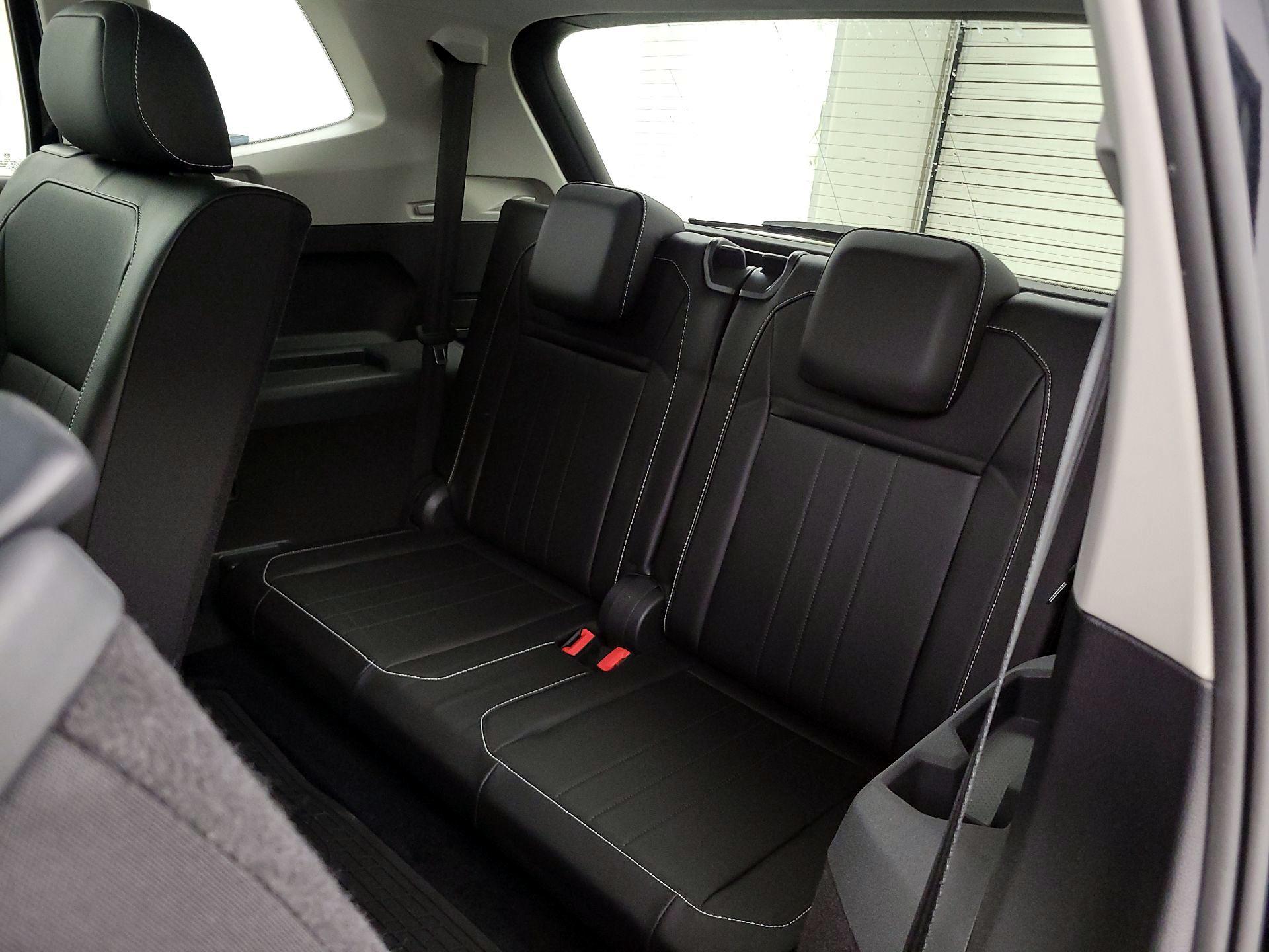 Thumbnail: 2022 Volkswagen Tiguan - 19