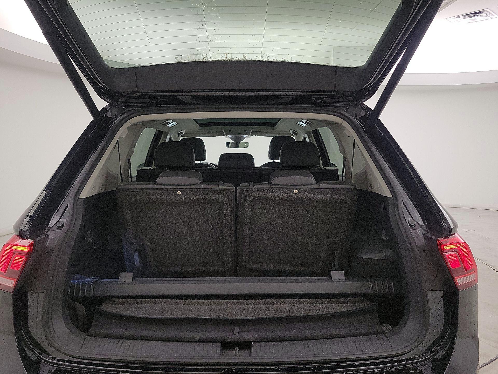 Thumbnail: 2022 Volkswagen Tiguan - 20