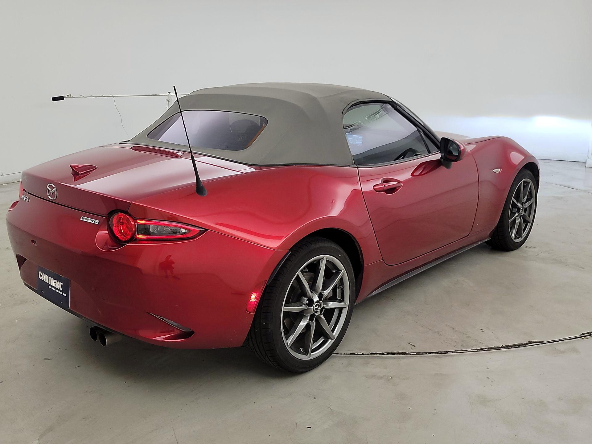 Thumbnail: 2020 Mazda MX-5 Miata - 5