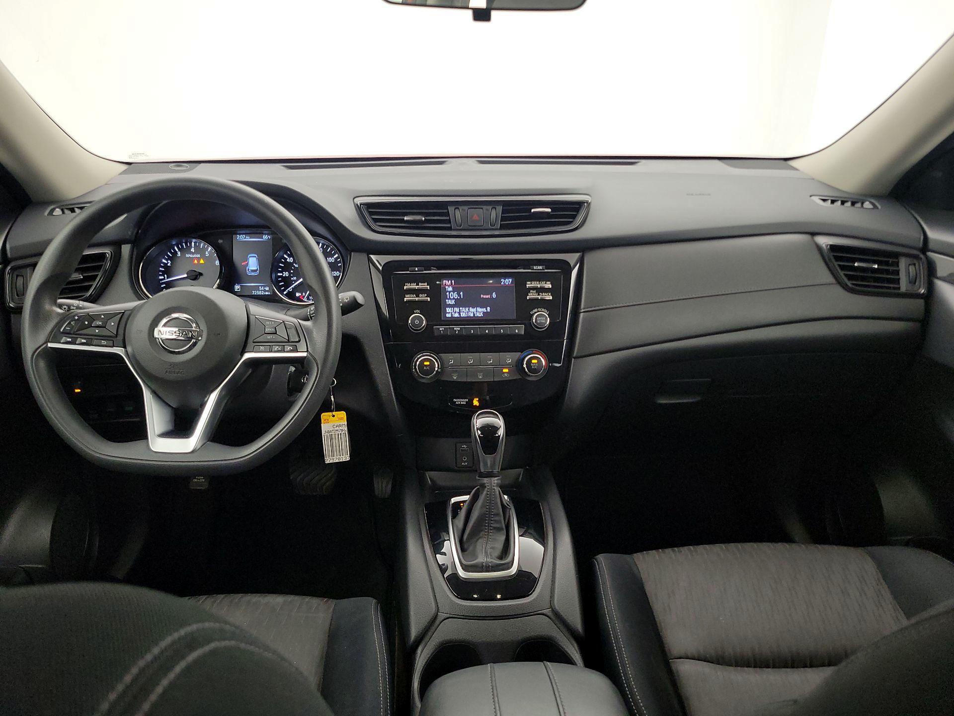 Thumbnail: 2017 Nissan Rogue - 9