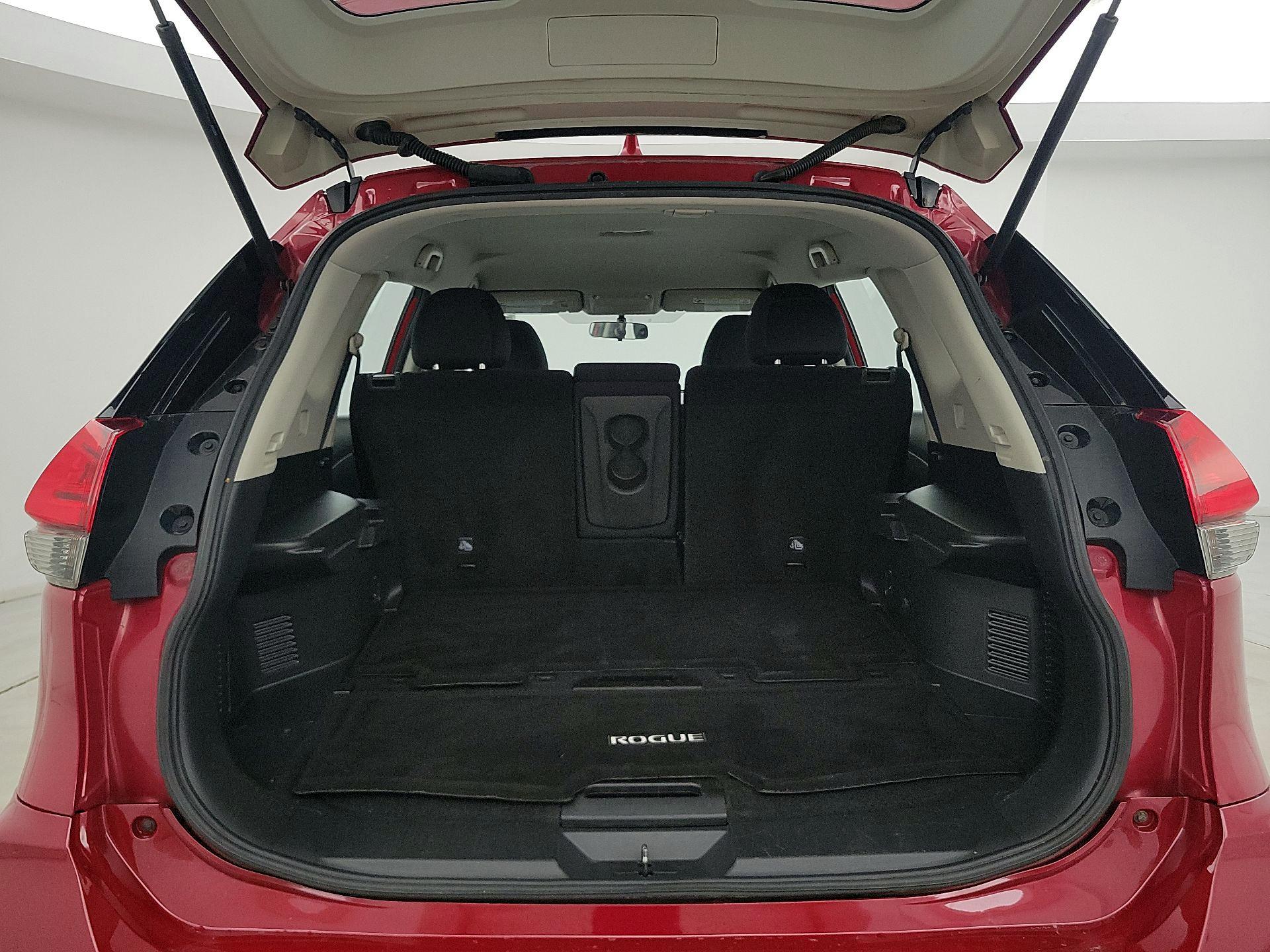 Thumbnail: 2017 Nissan Rogue - 20