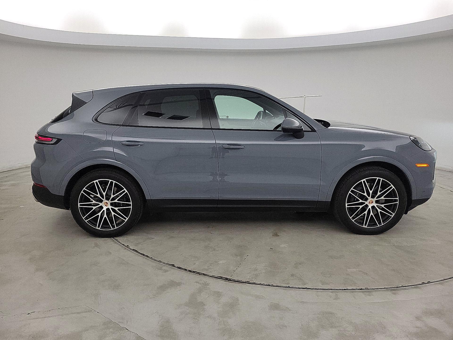 Thumbnail: 2025 Porsche Cayenne - 4