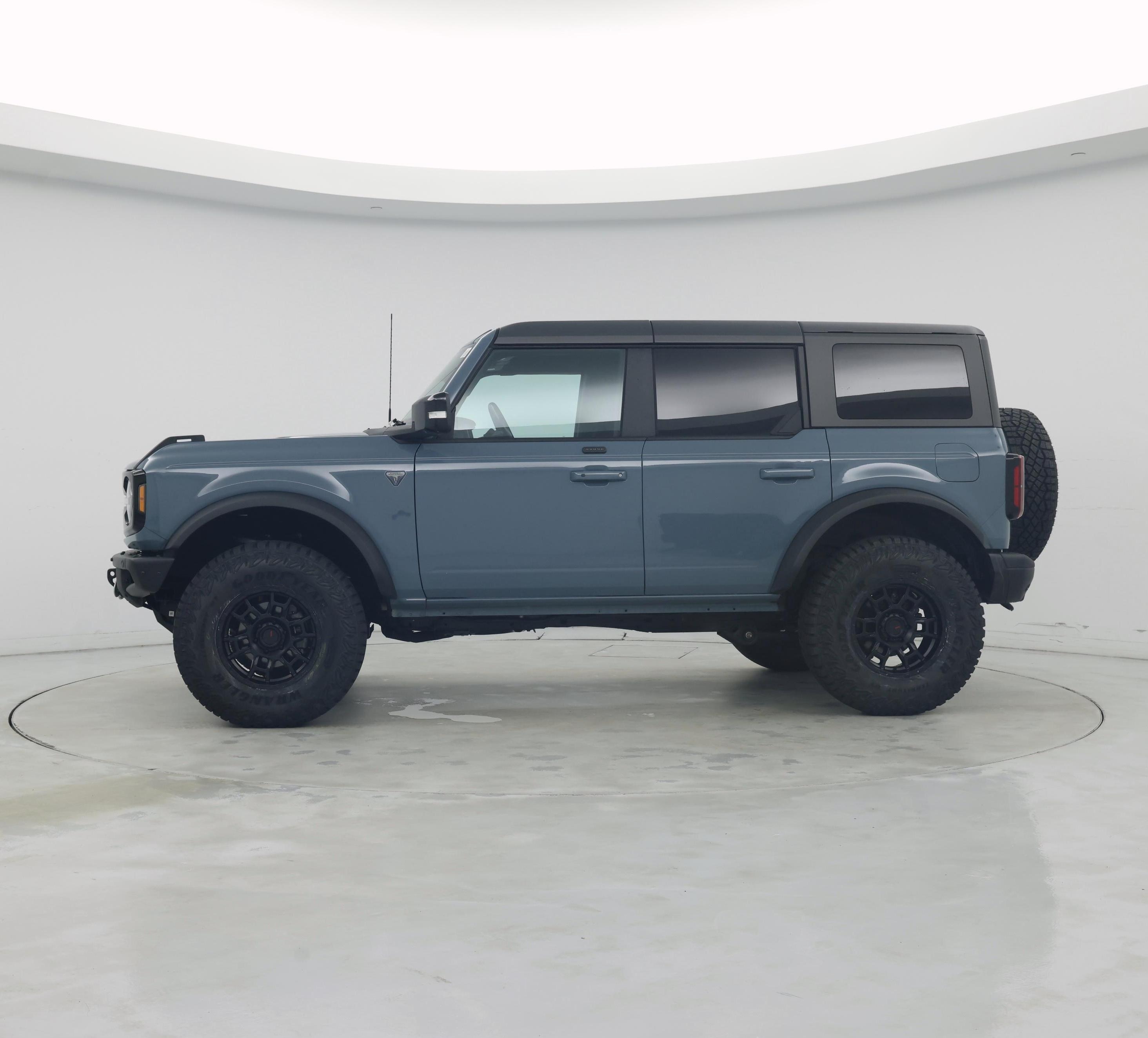 Thumbnail: 2021 Ford Bronco - 3