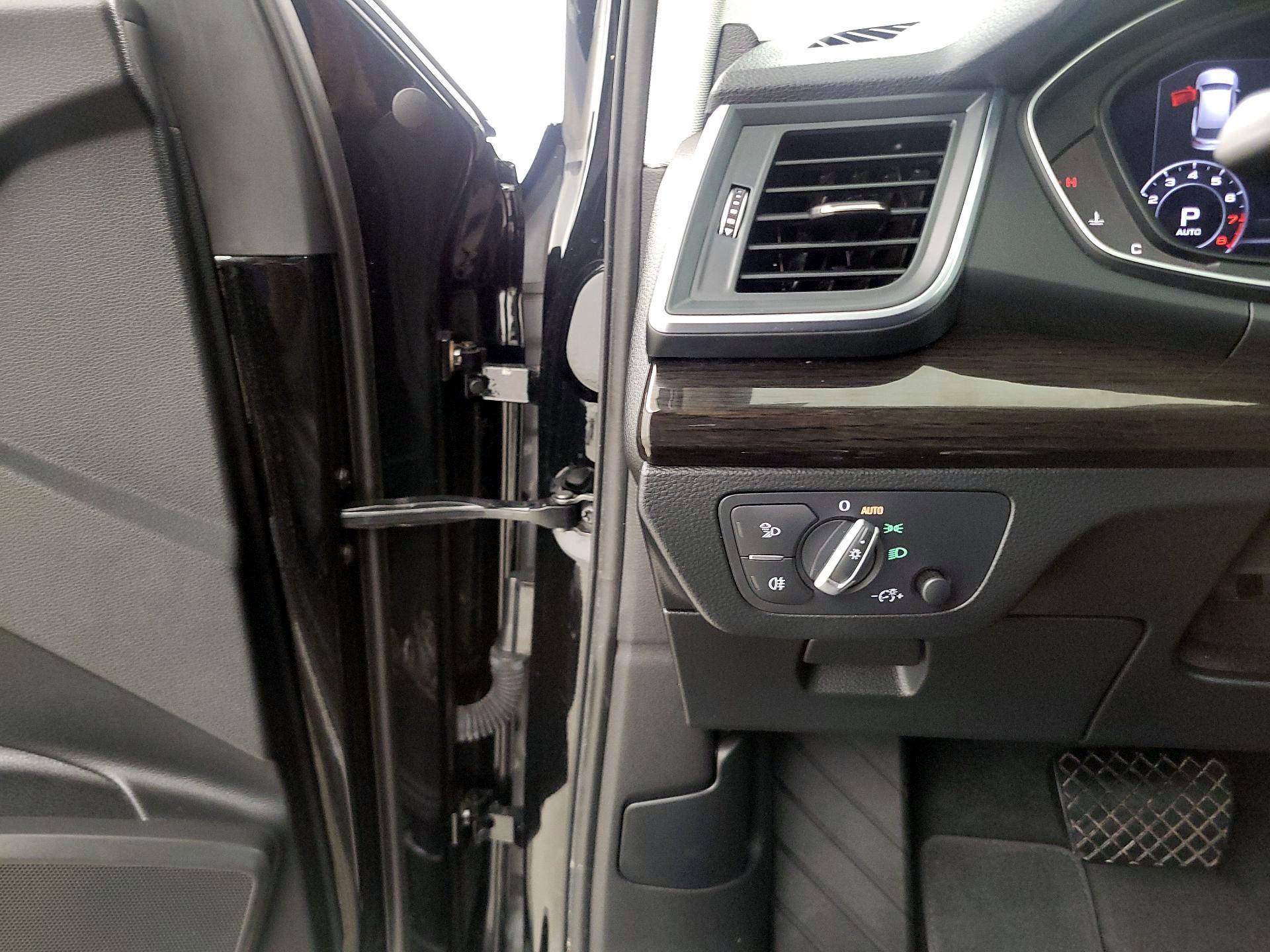 Thumbnail: 2019 Audi Q5 - 11