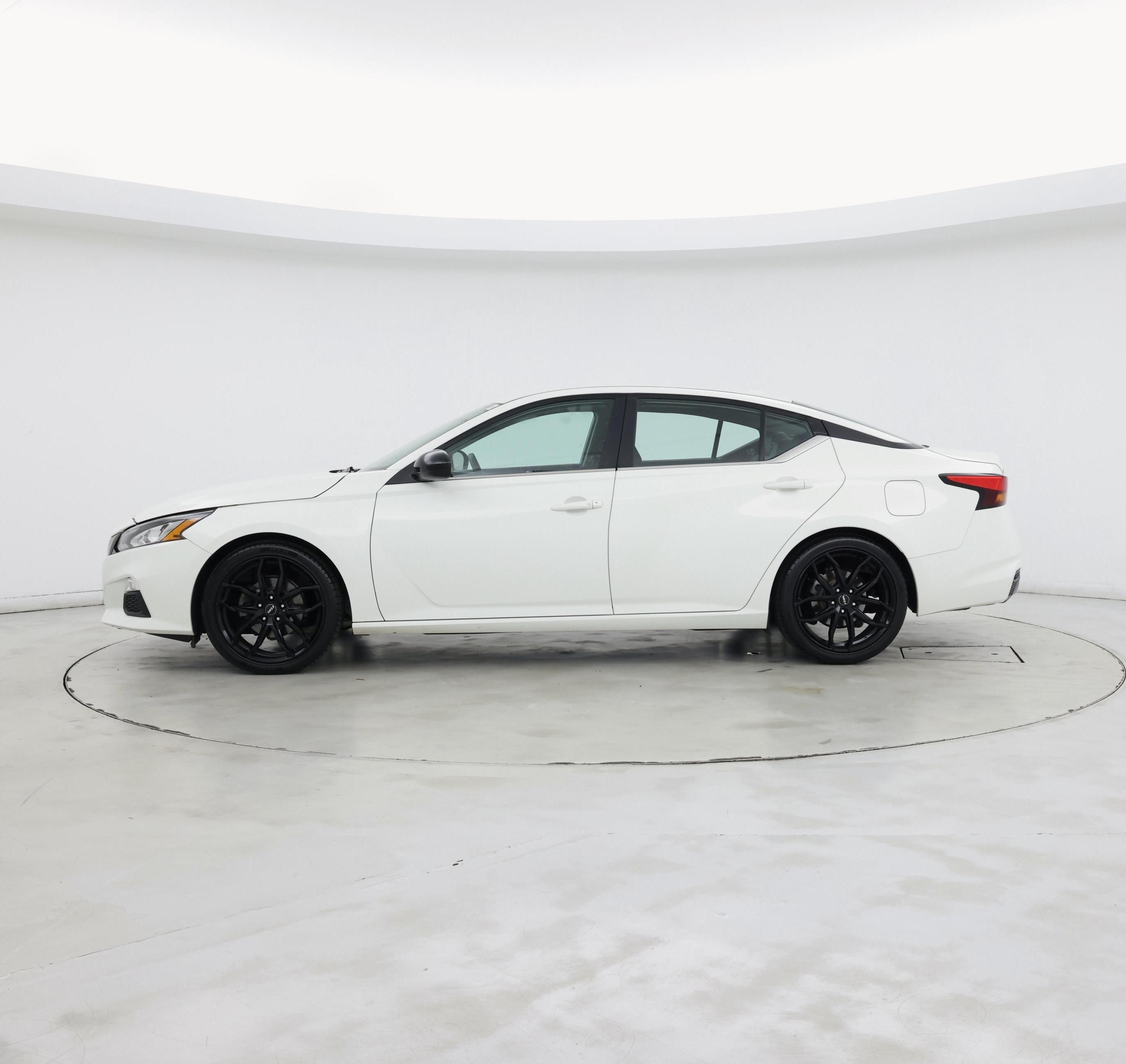 Thumbnail: 2019 Nissan Altima - 3