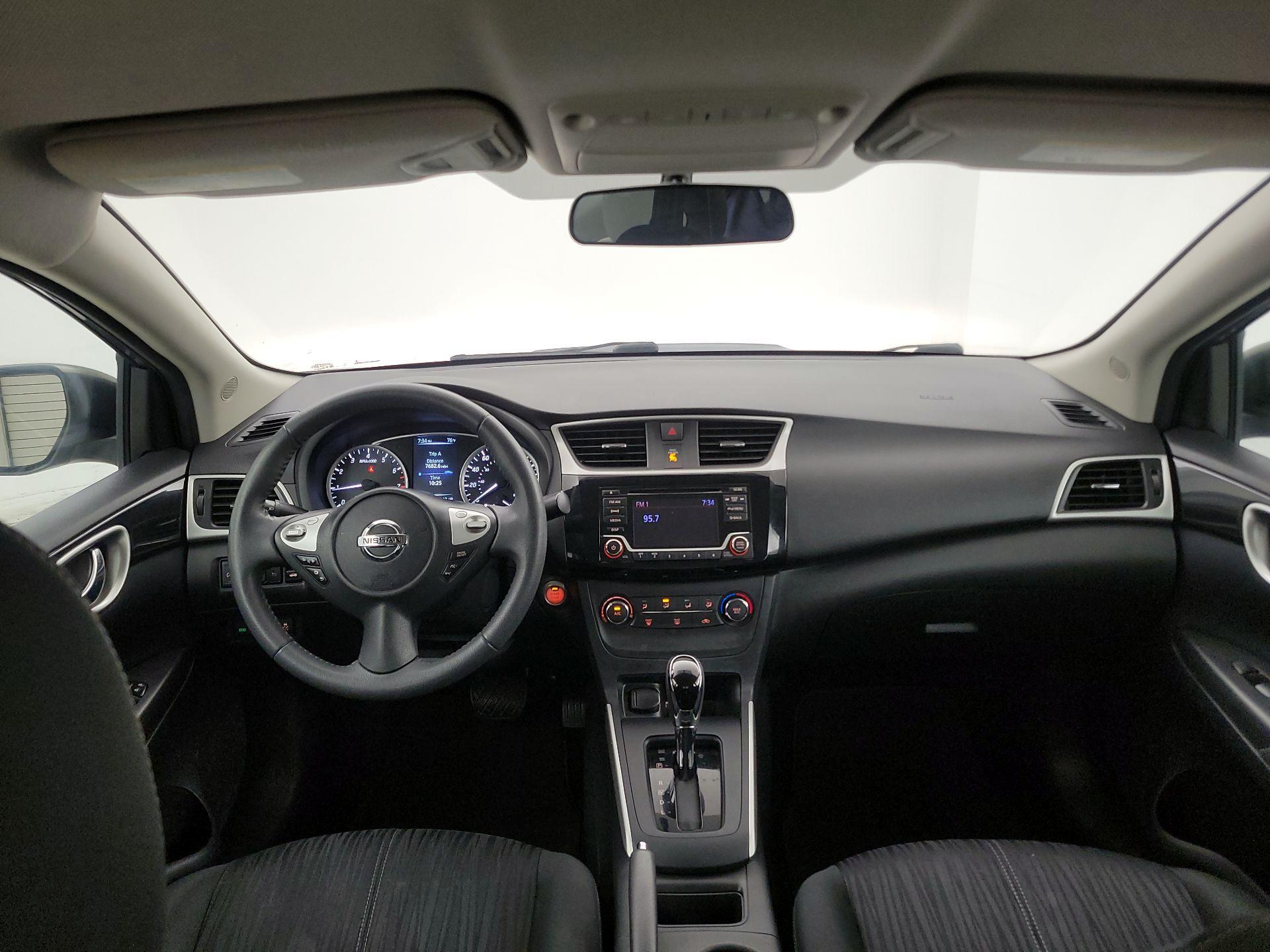 Thumbnail: 2017 Nissan Sentra - 9