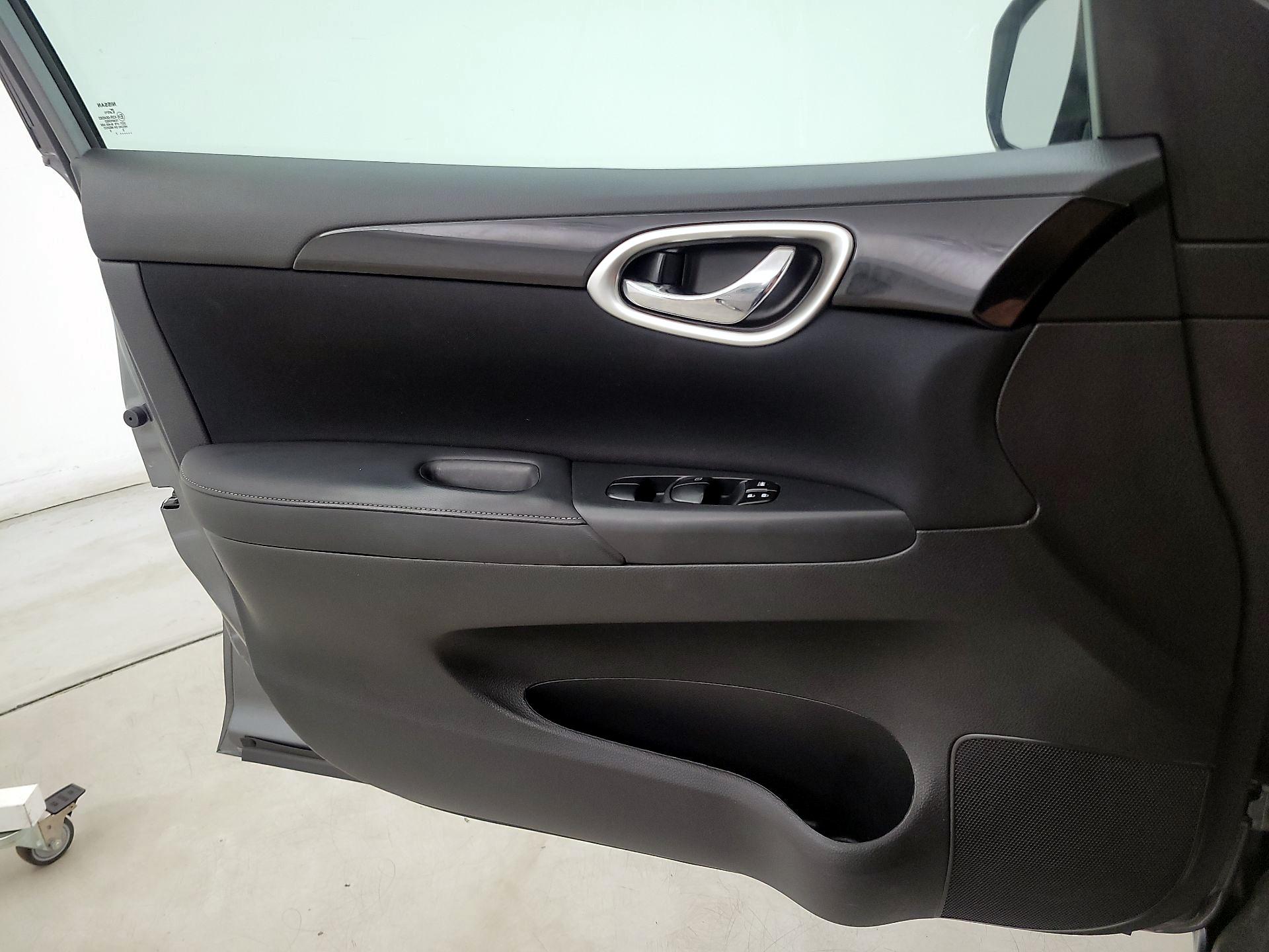 Thumbnail: 2017 Nissan Sentra - 12