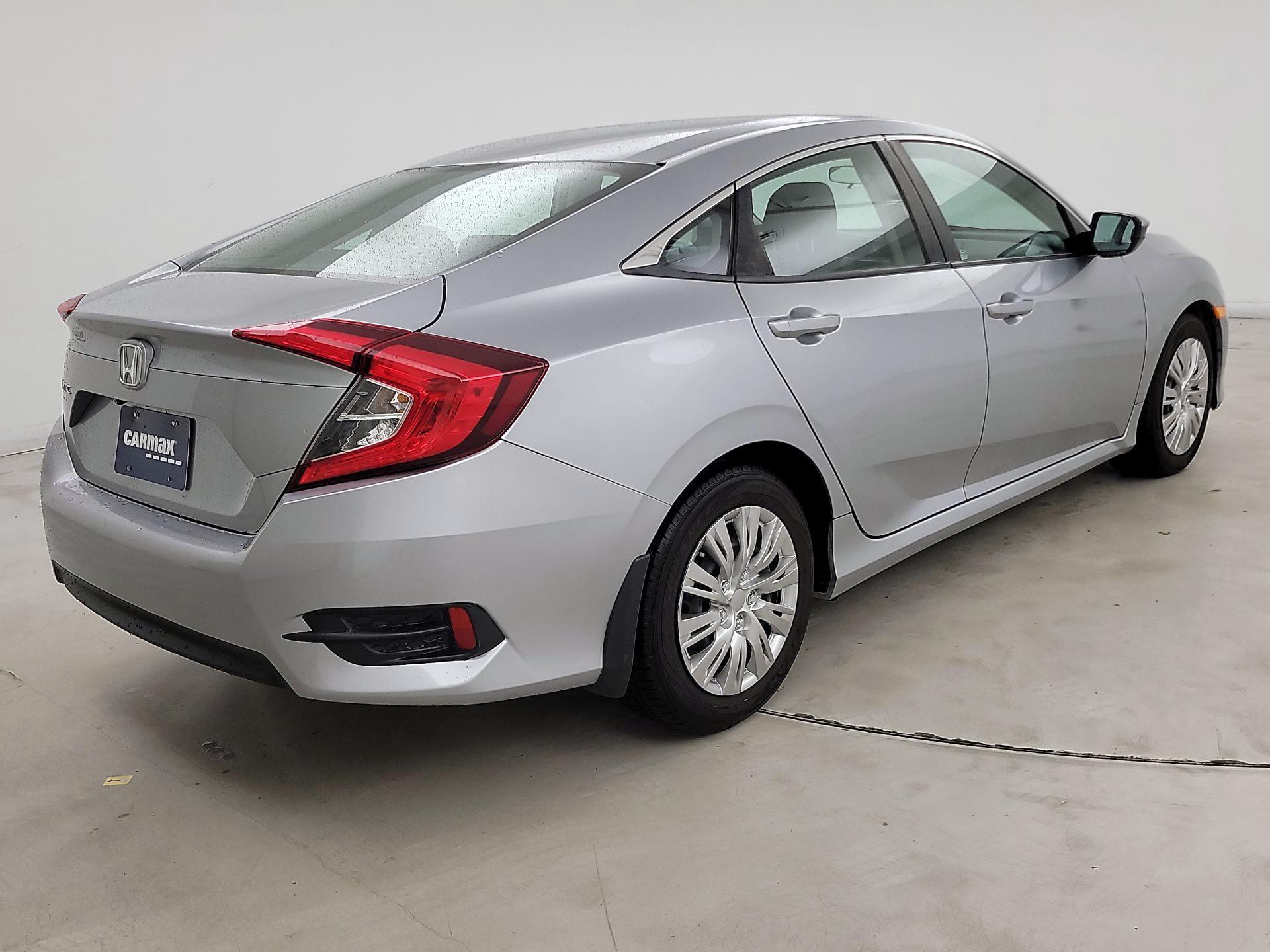 Thumbnail: 2017 Honda Civic - 5