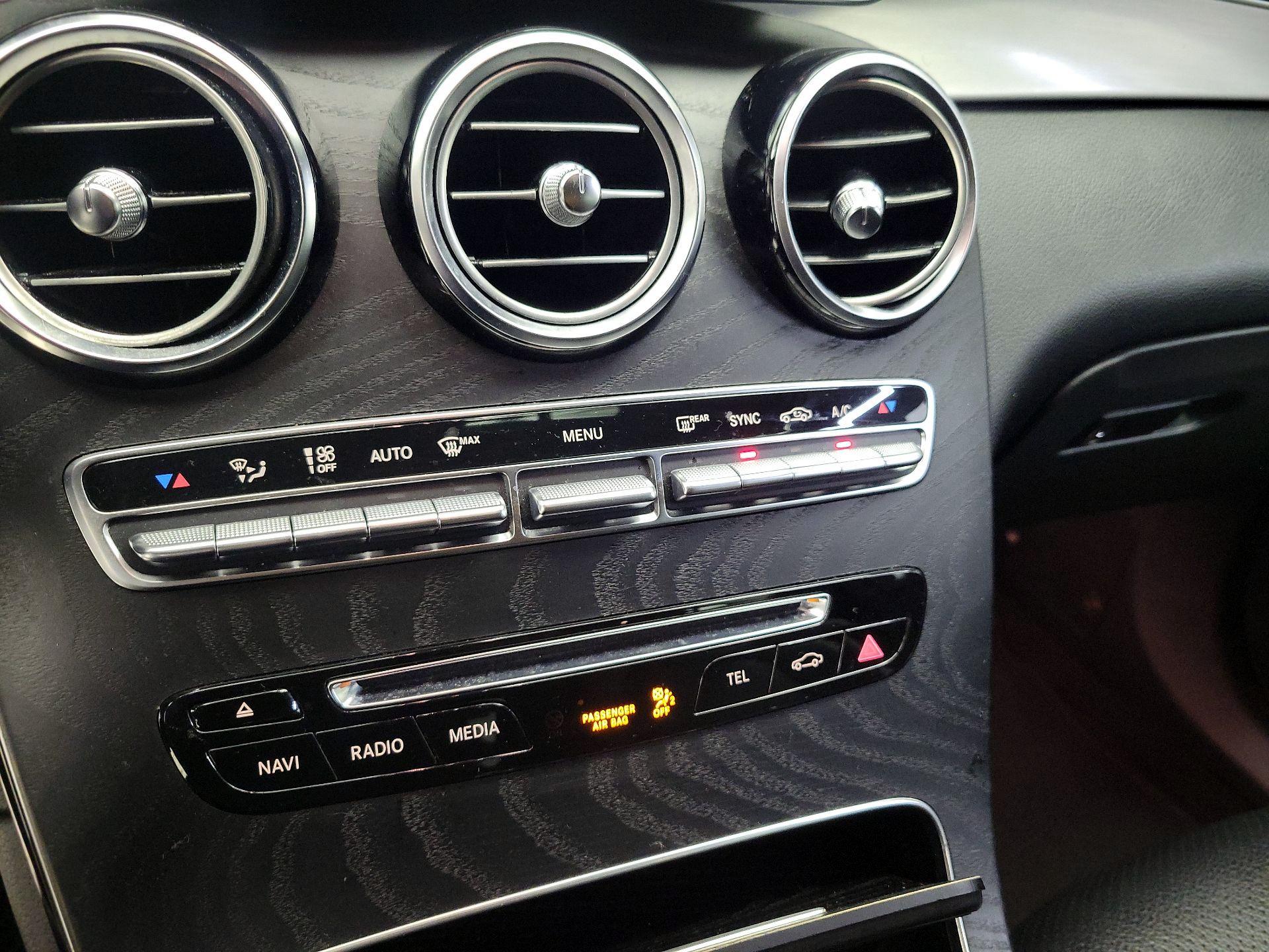 Thumbnail: 2019 Mercedes-Benz GLC - 16