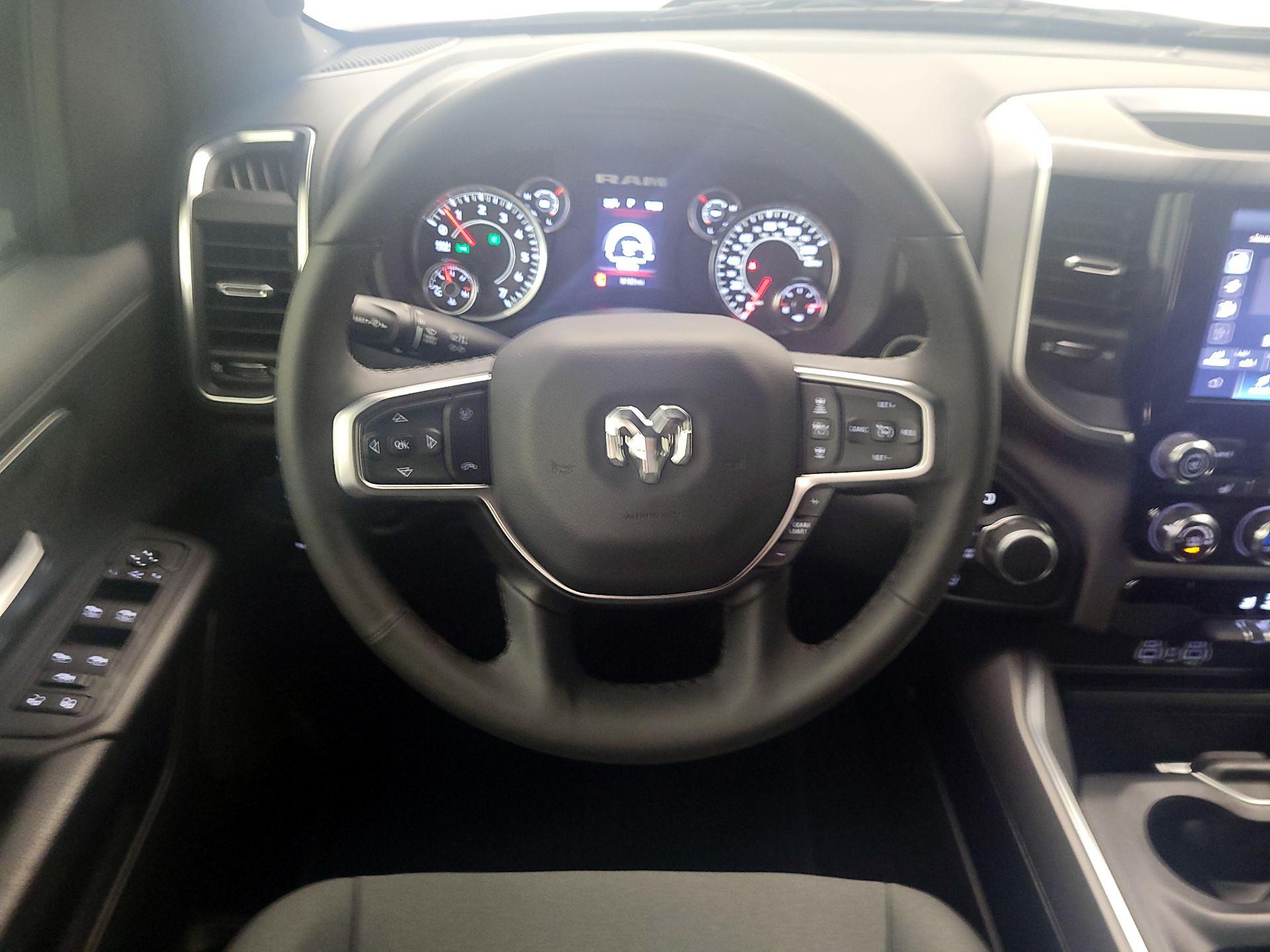 Thumbnail: 2025 RAM 1500 - 10