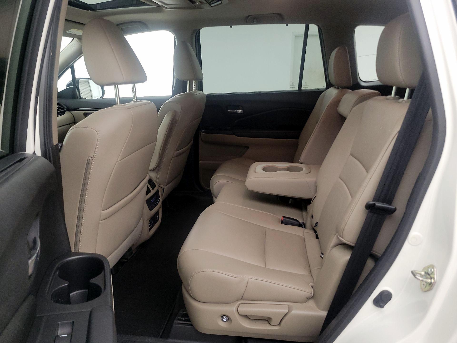 Thumbnail: 2017 Honda Pilot - 19