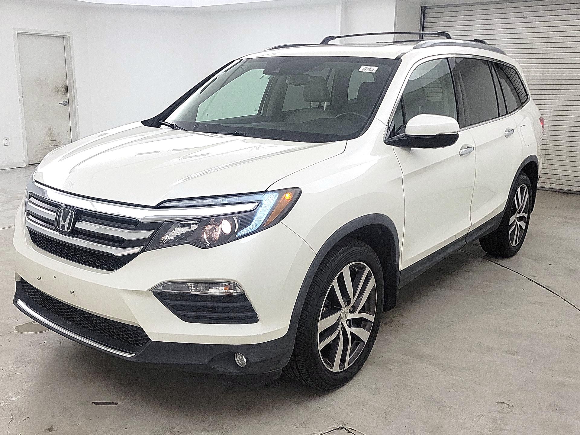 Thumbnail: 2017 Honda Pilot - 3