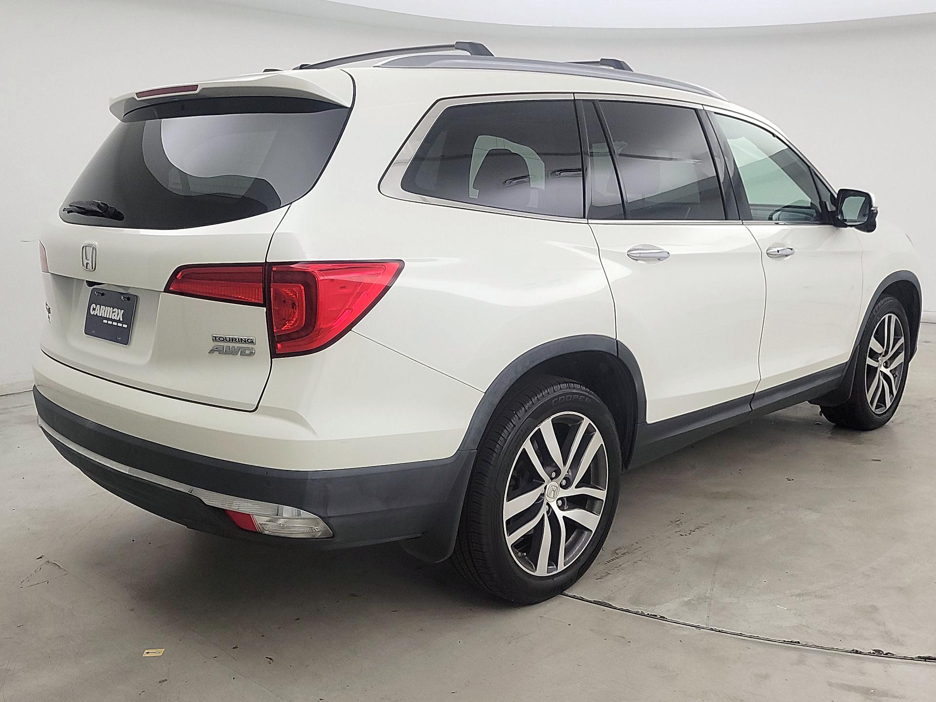 Thumbnail: 2017 Honda Pilot - 5