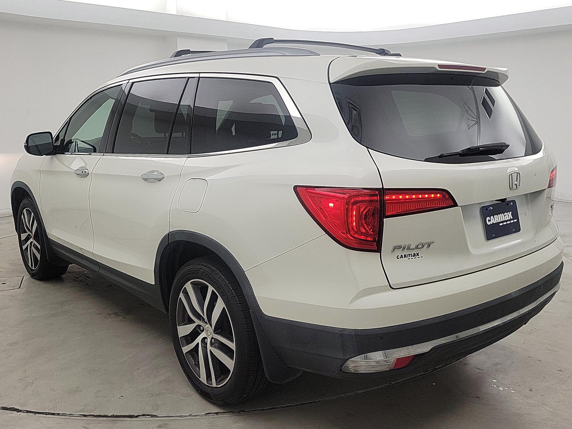 Thumbnail: 2017 Honda Pilot - 7