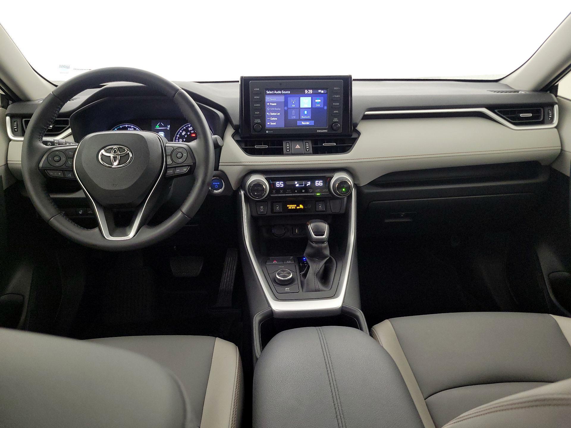 Thumbnail: 2022 Toyota RAV4 - 8