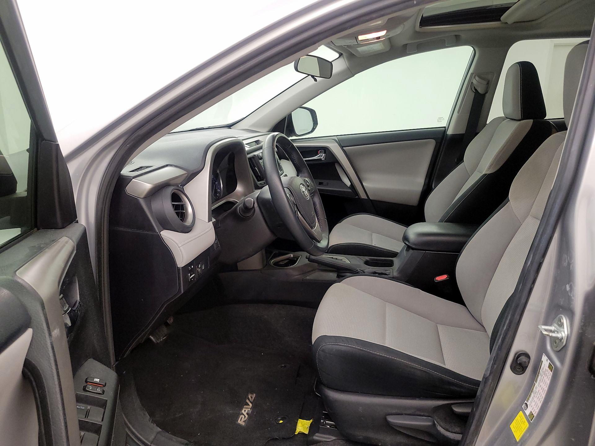 Thumbnail: 2016 Toyota RAV4 - 11