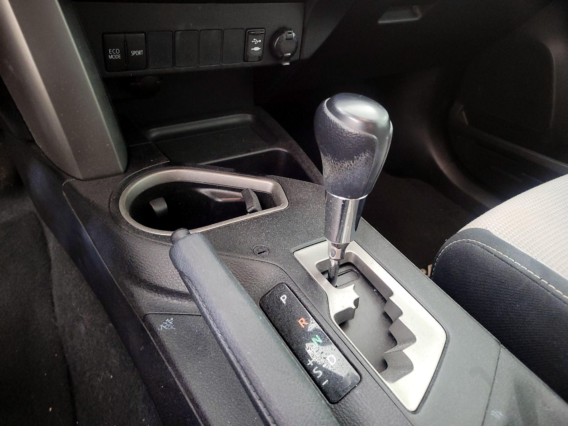 Thumbnail: 2016 Toyota RAV4 - 18