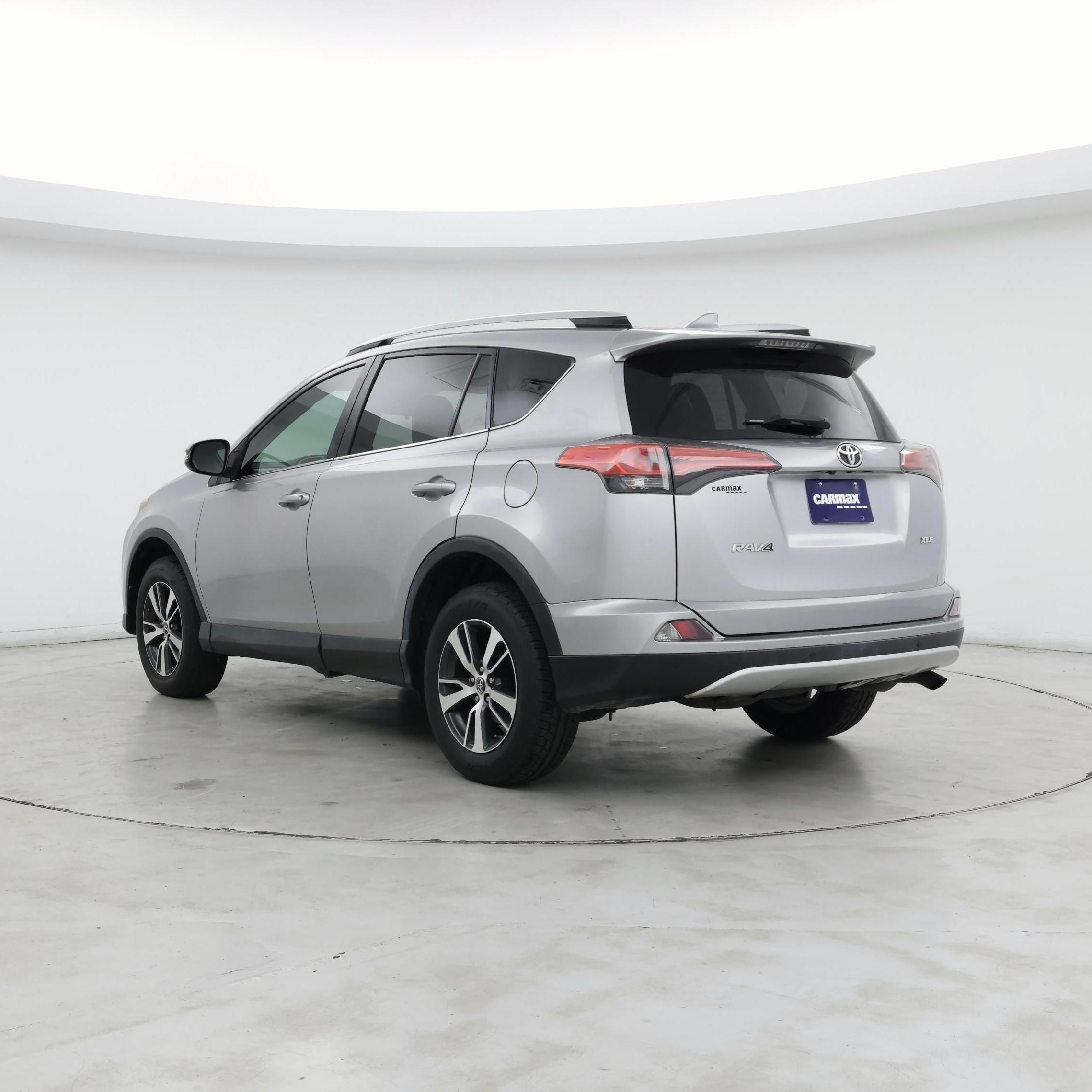 Thumbnail: 2016 Toyota RAV4 - 2