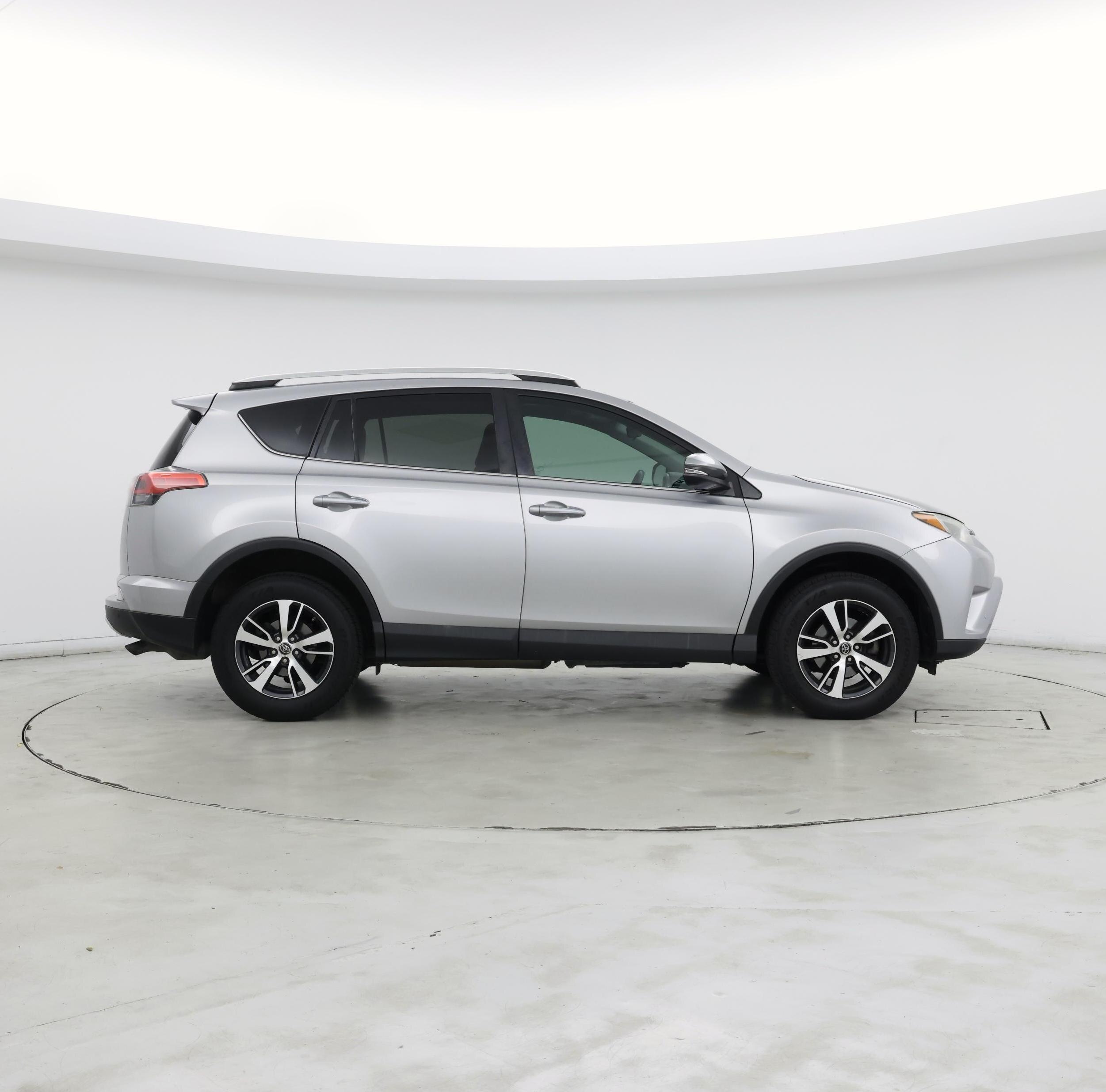 Thumbnail: 2016 Toyota RAV4 - 7