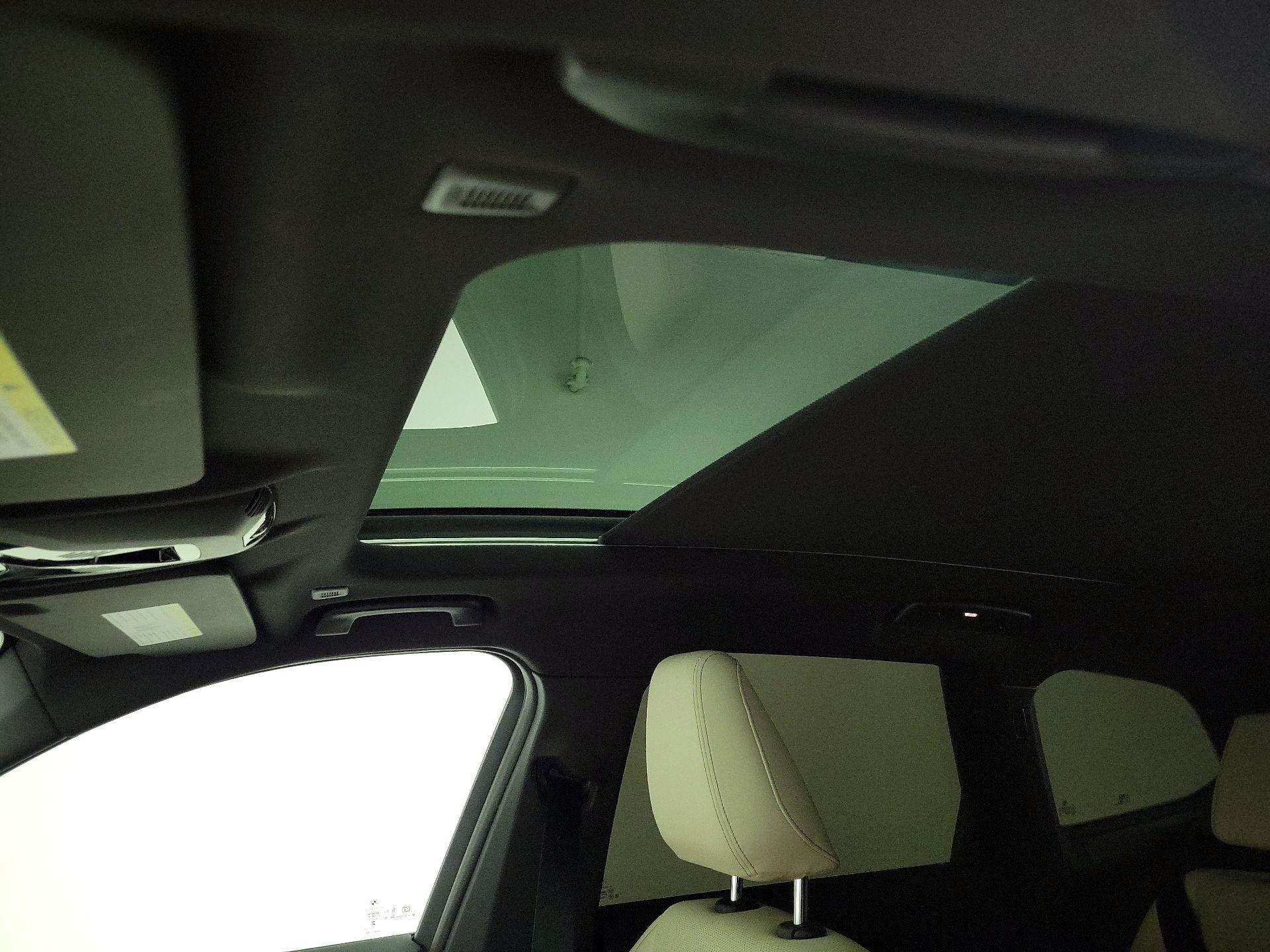 Thumbnail: 2023 BMW X1 - 20