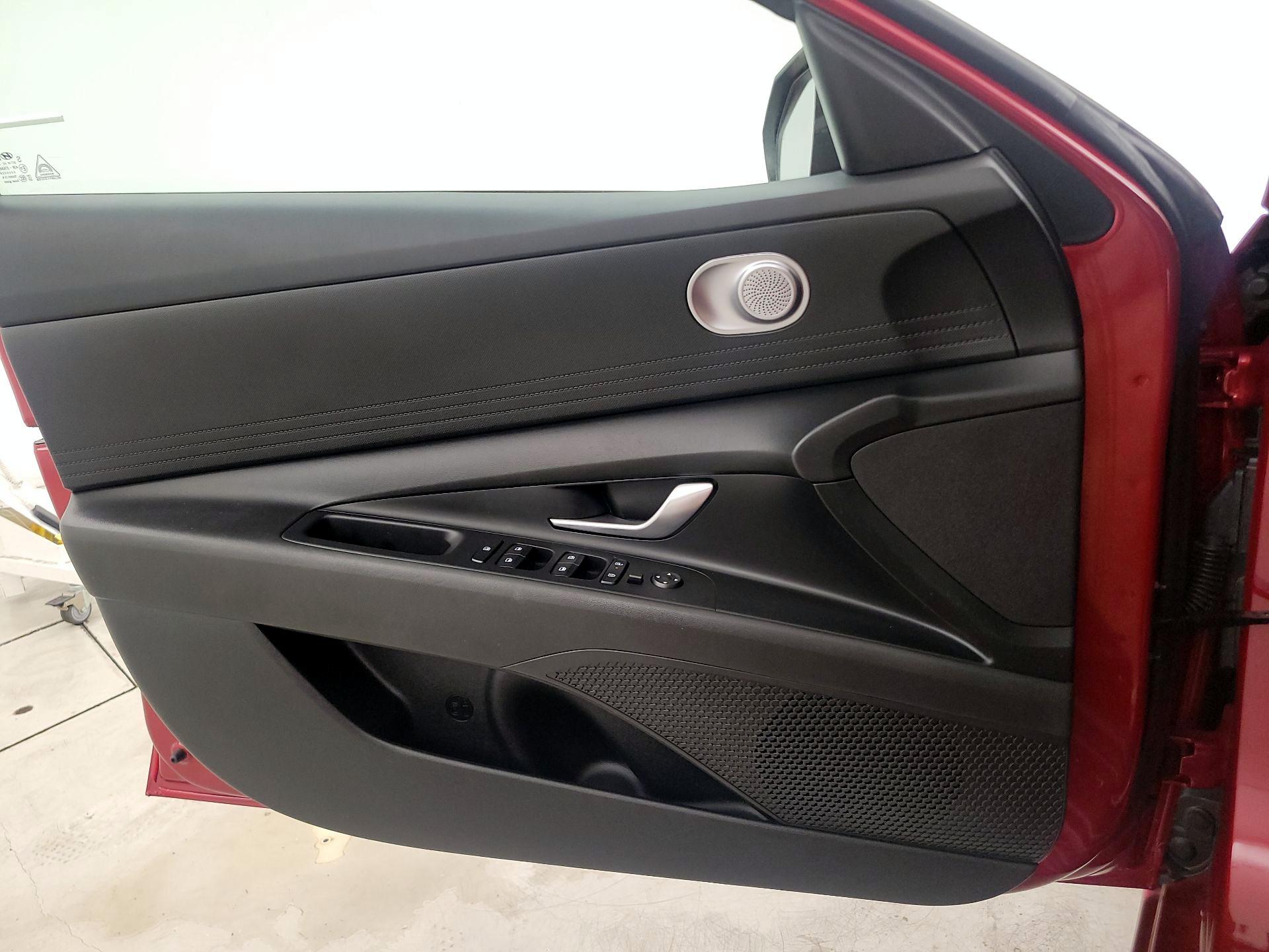 Thumbnail: 2024 Hyundai Elantra - 10