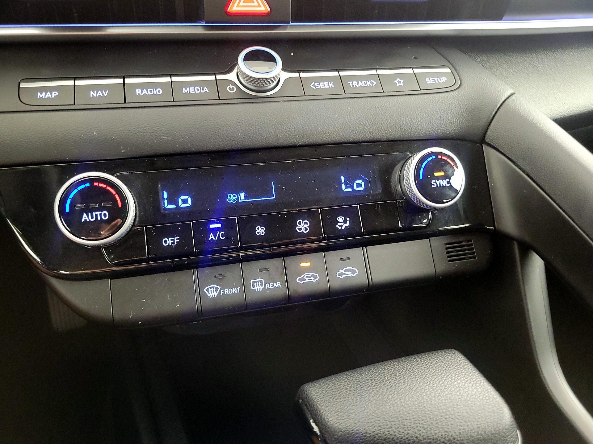 Thumbnail: 2024 Hyundai Elantra - 15