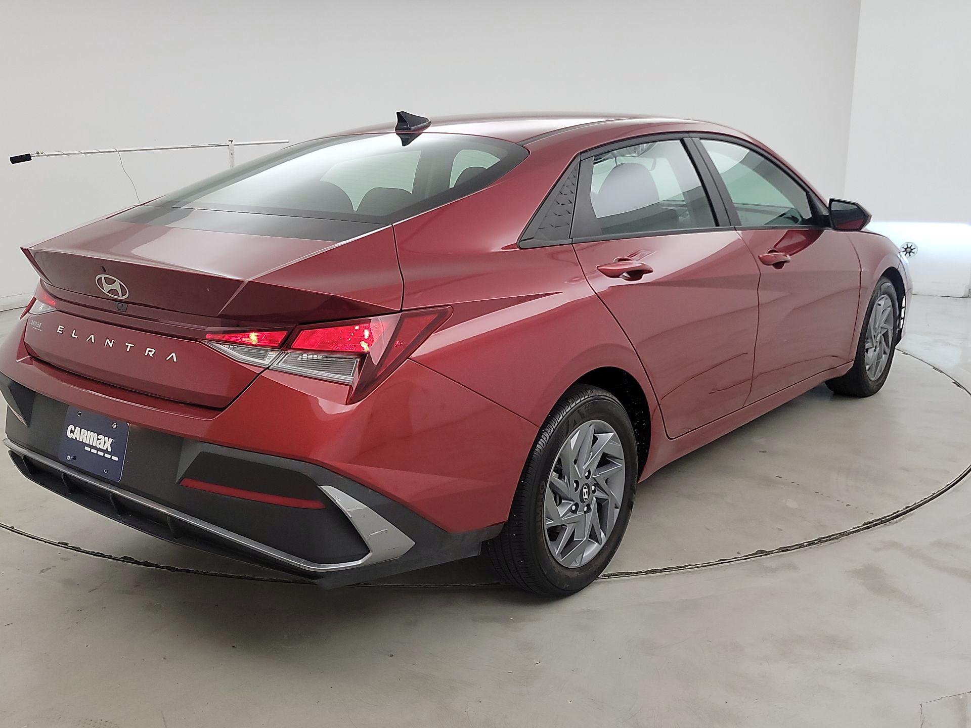 Thumbnail: 2024 Hyundai Elantra - 5